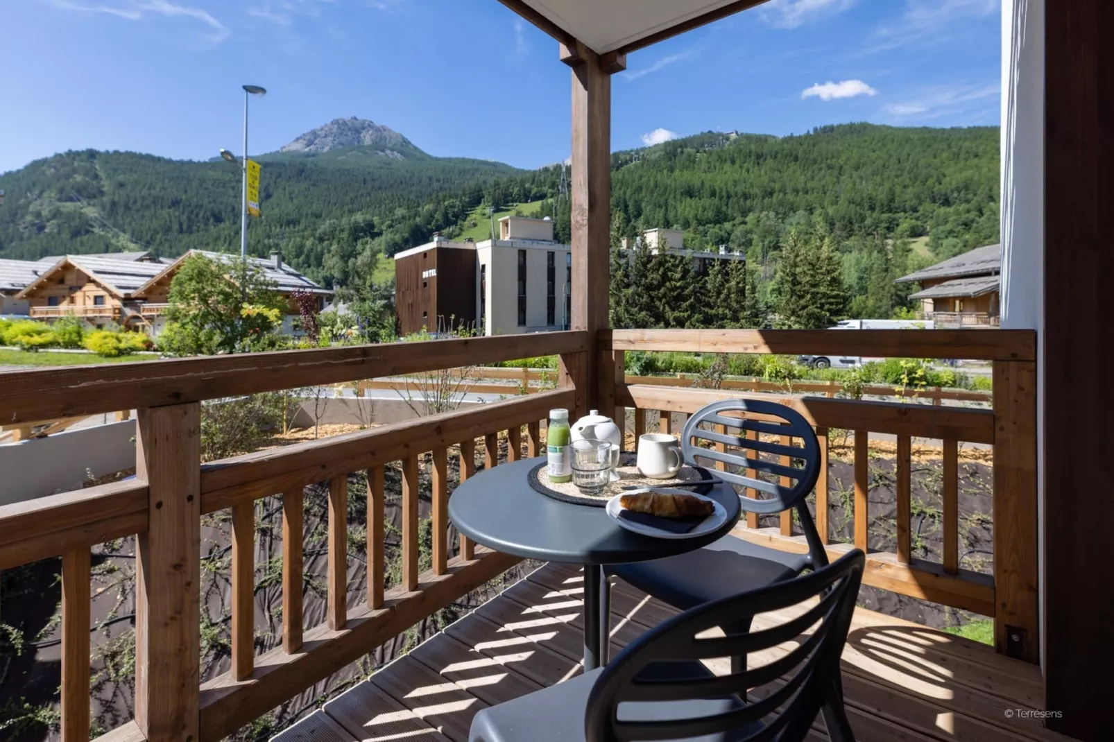 SERRE CHEVALIER Le Cristal Lodge-A36P-Terrace balcony