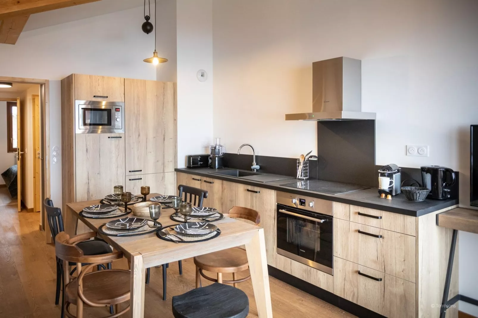 LES SAISIES L’Altaréna-A24S-Kitchen