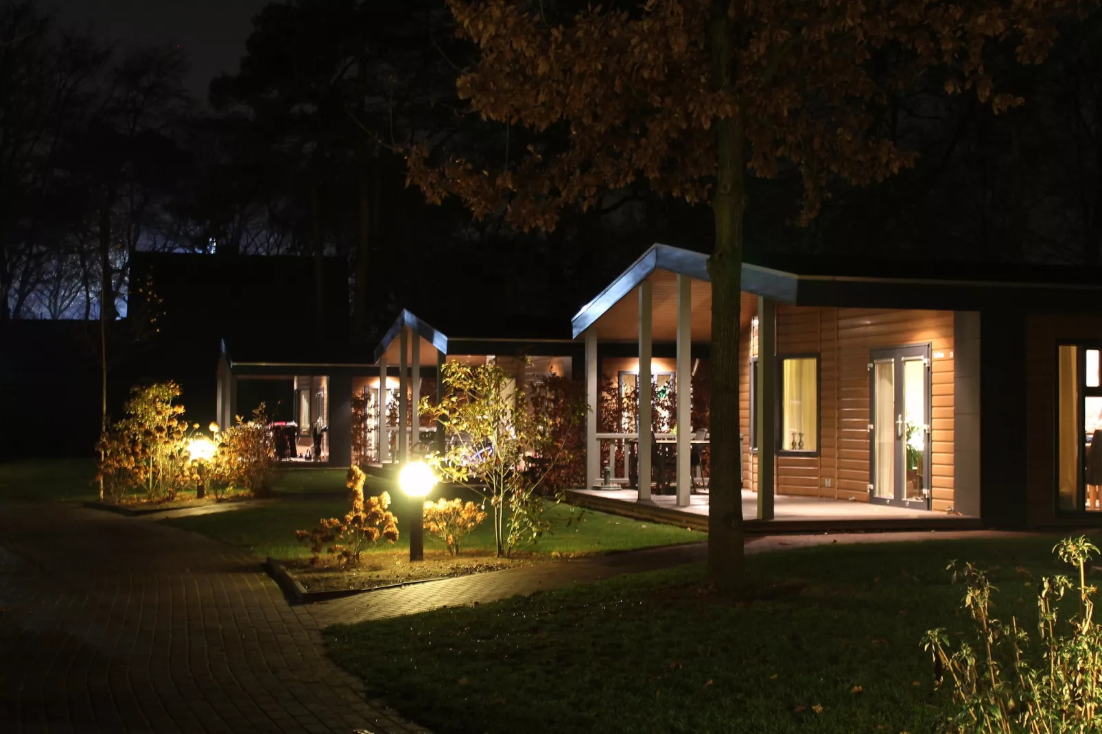 Patio Bungalow Chalet | 2 - 6 people-Außenbereich Sommer