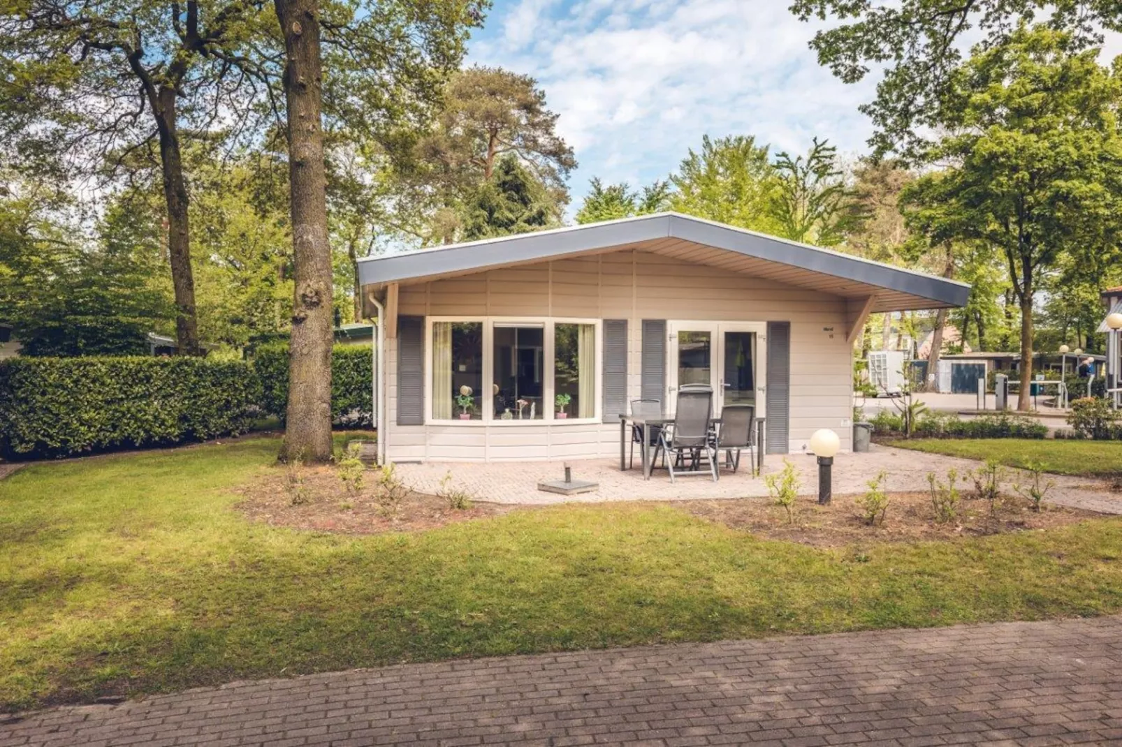 Bungalow Chalet+ | 2 - 4 people-Exterior summer