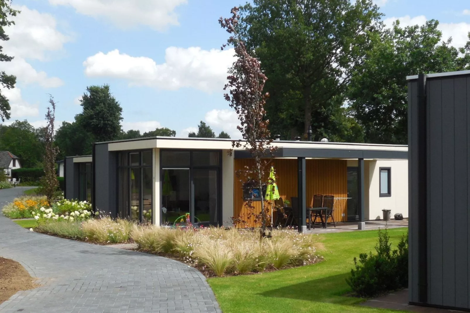 Holiday Villa | 2 - 4 people-Exterior summer