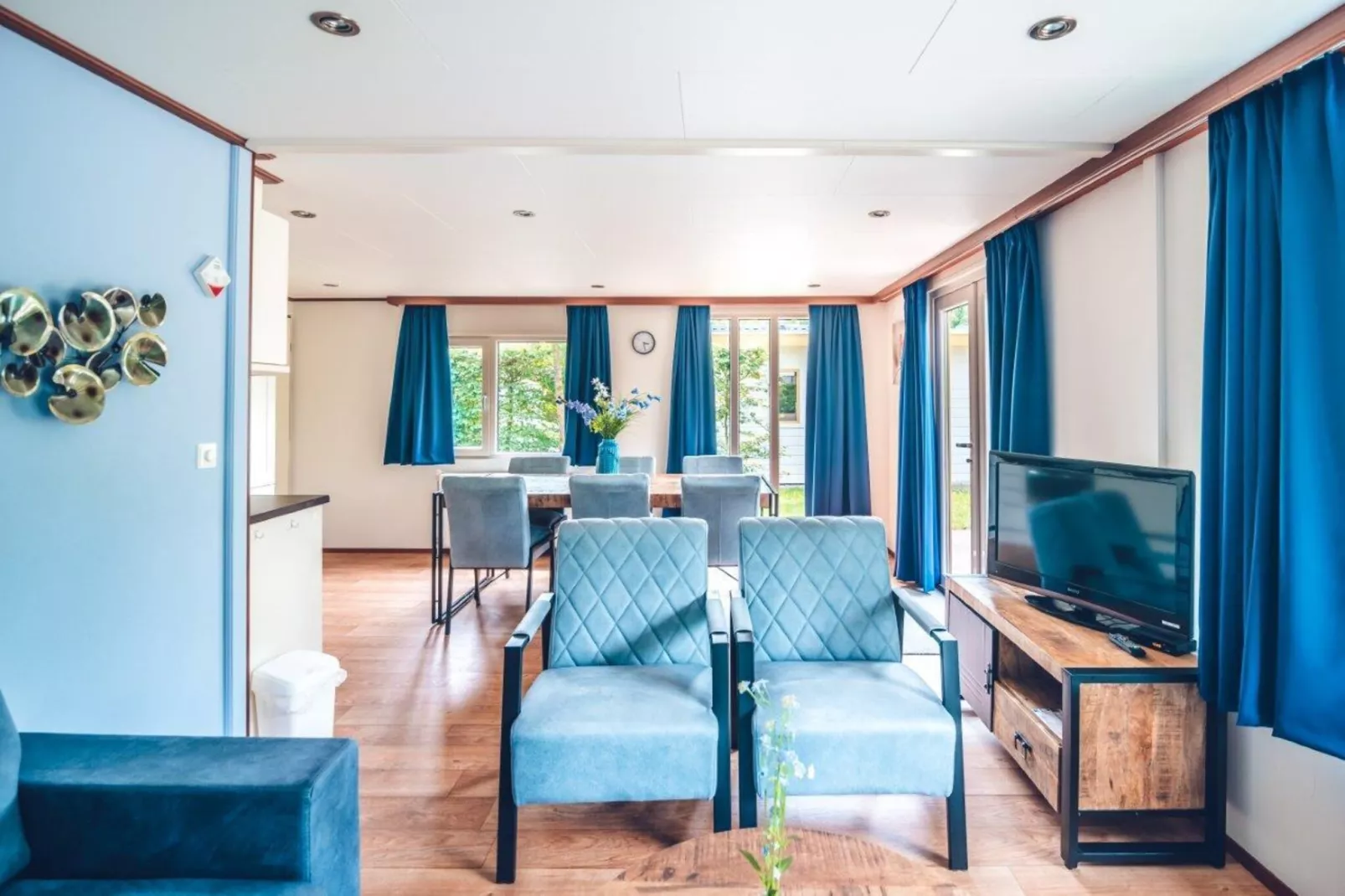 Bungalow Chalet+ | 2 - 6 people-Living room