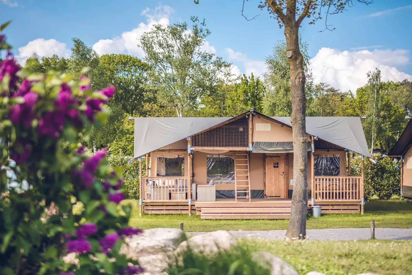 Safari tent 'Edelhert' | 2 - 8 pers-Außenbereich Sommer