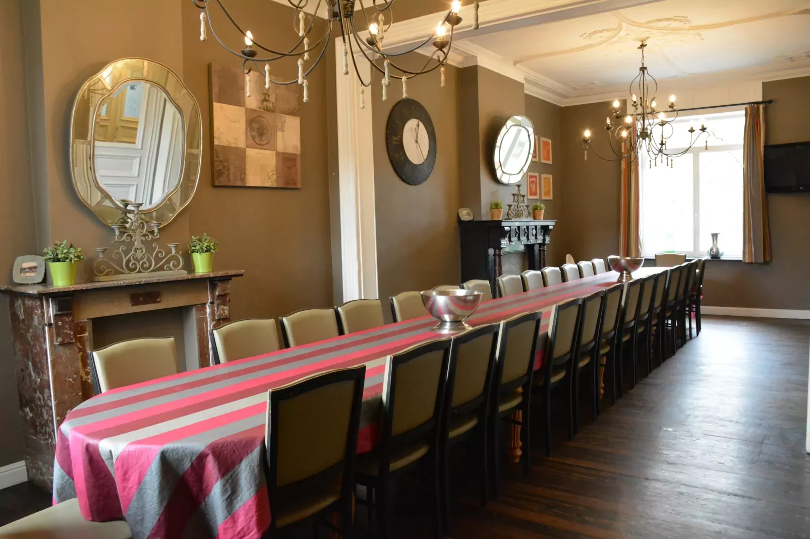 Vieux Chêne-Dining room