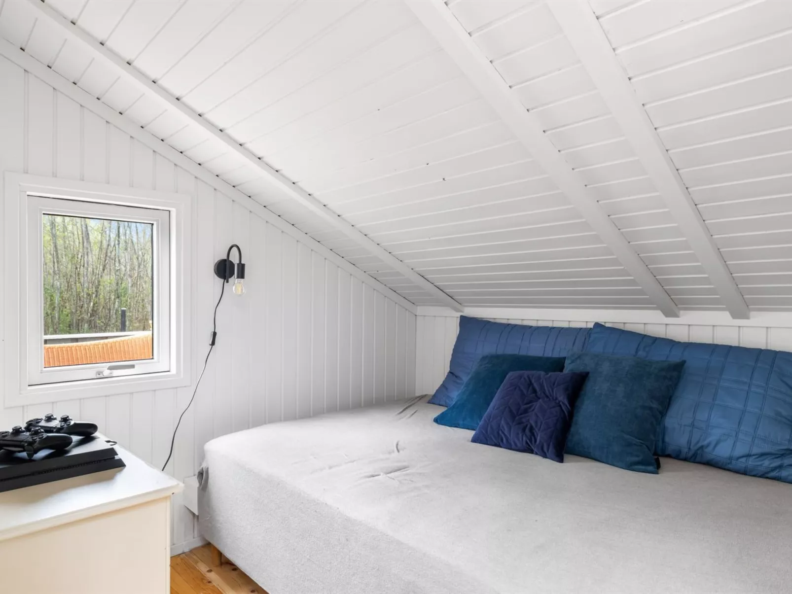 "Gitt" - 140m from the sea-Drinnen