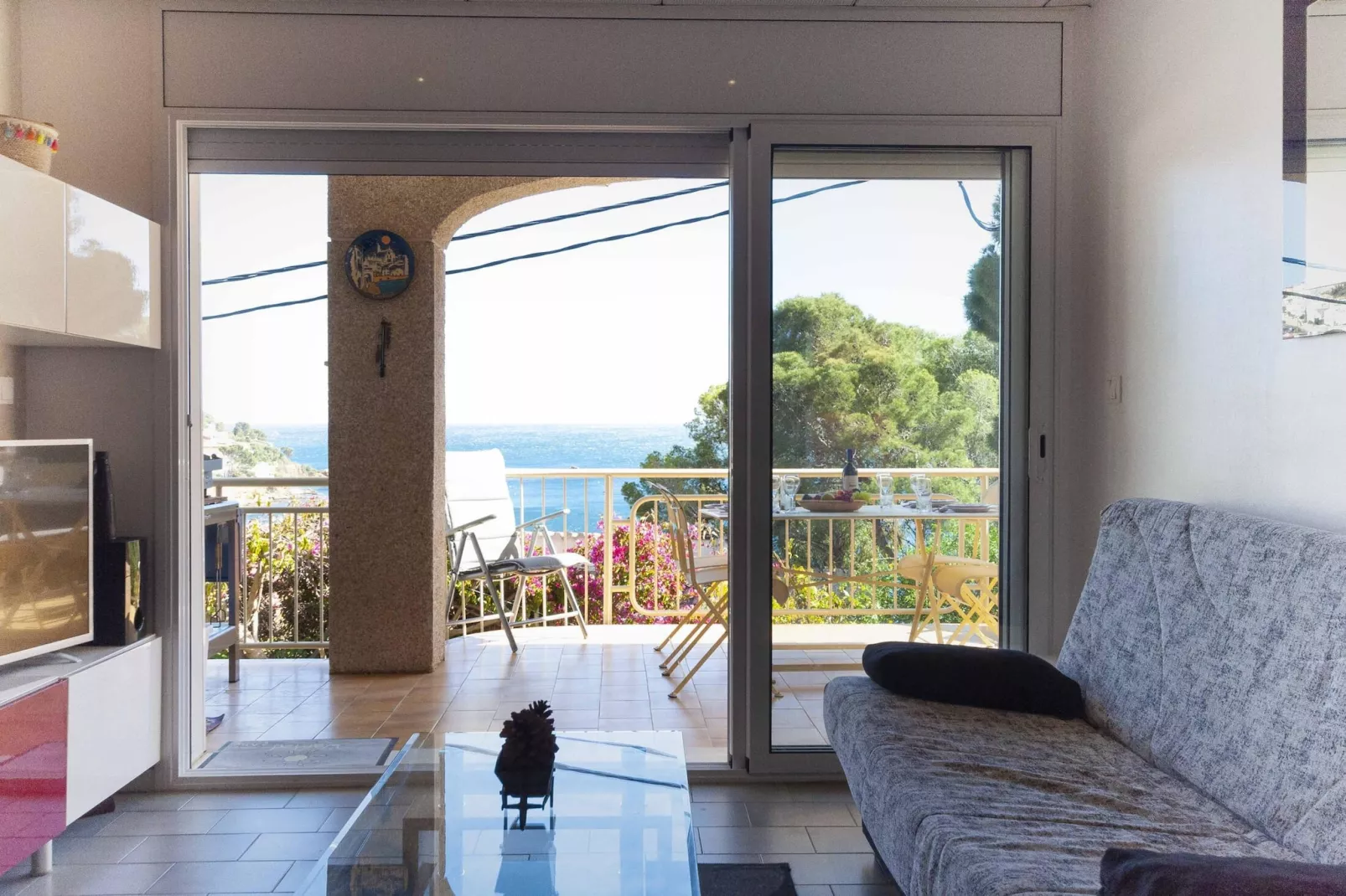 1233 VILA NEUS con piscina-Living room