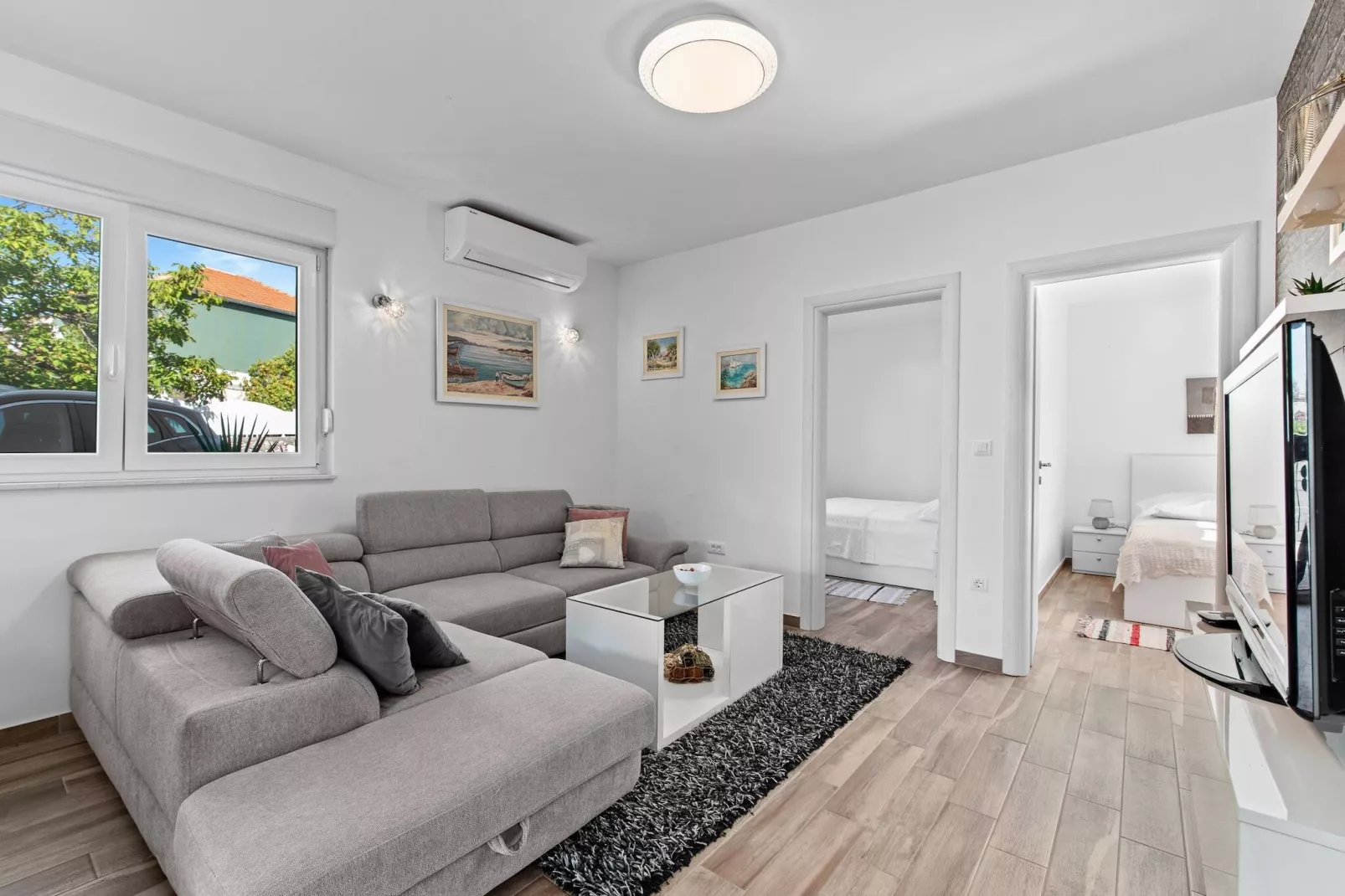 Apartment Moments - two bedroom apartment-Salon