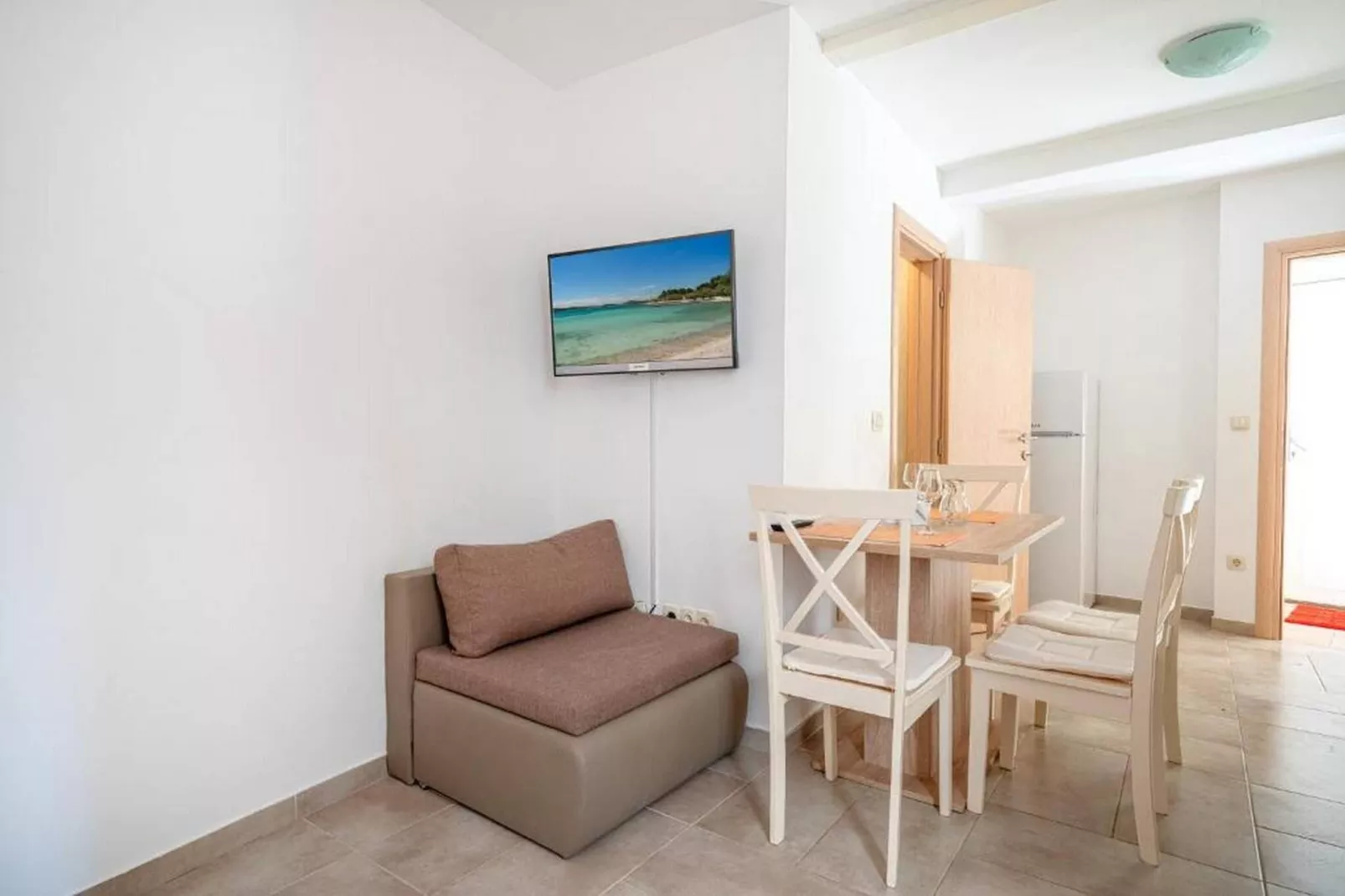Apartments Matija - Studio apartment 1-Dining room