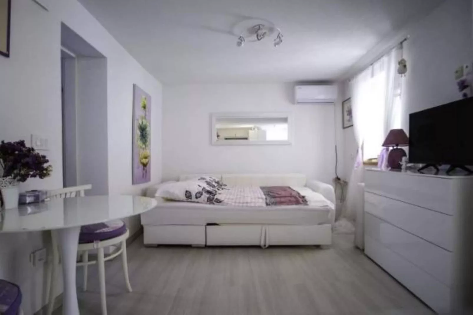 Holiday Home Lavanda-Living room