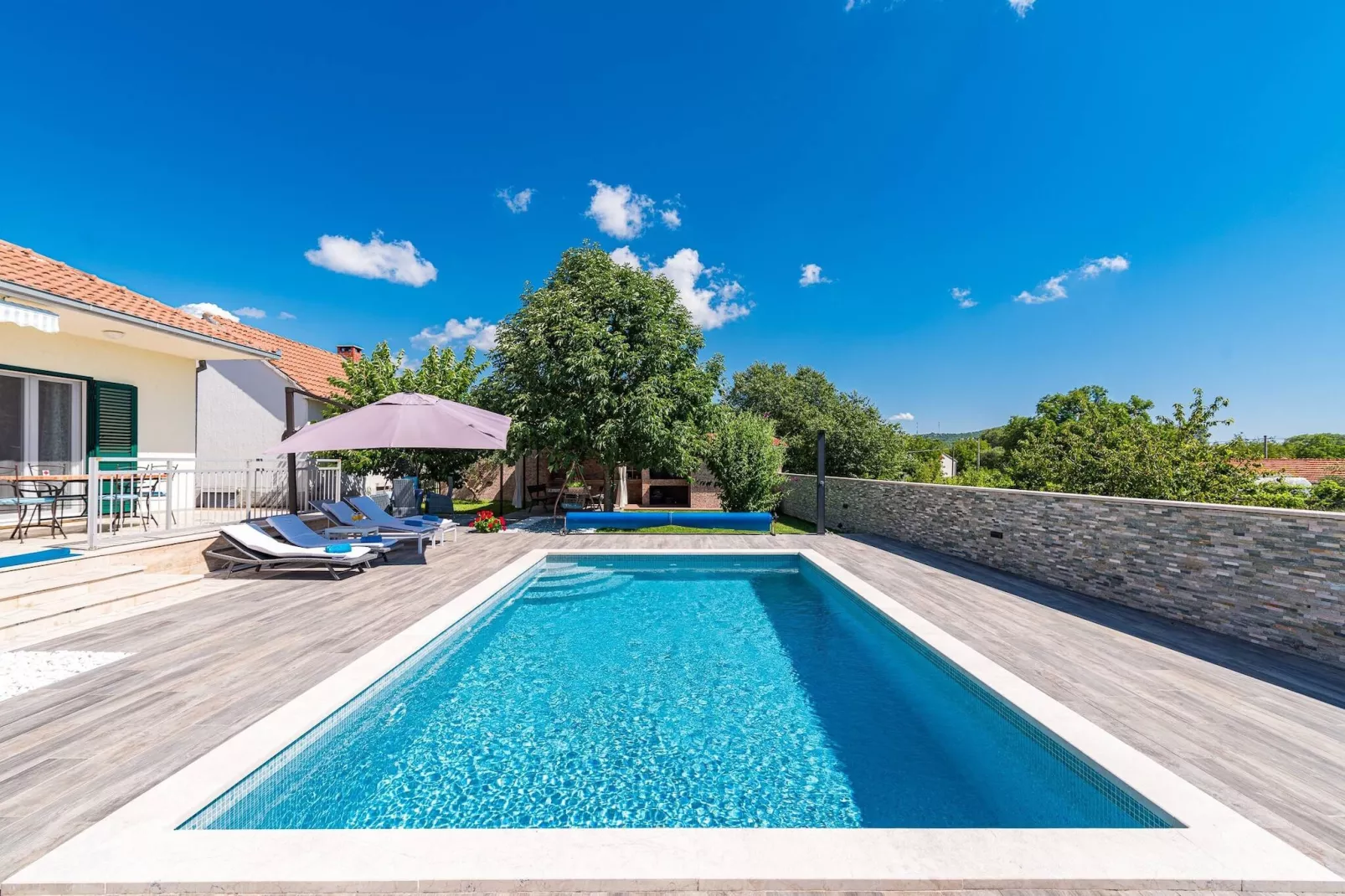 Holiday Home Endi-Pool