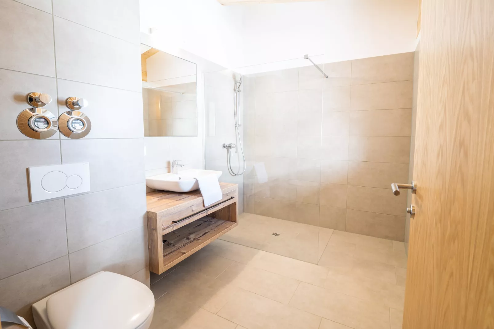 Penthouse Two-bedroom Apartment – KA2P-Bathroom
