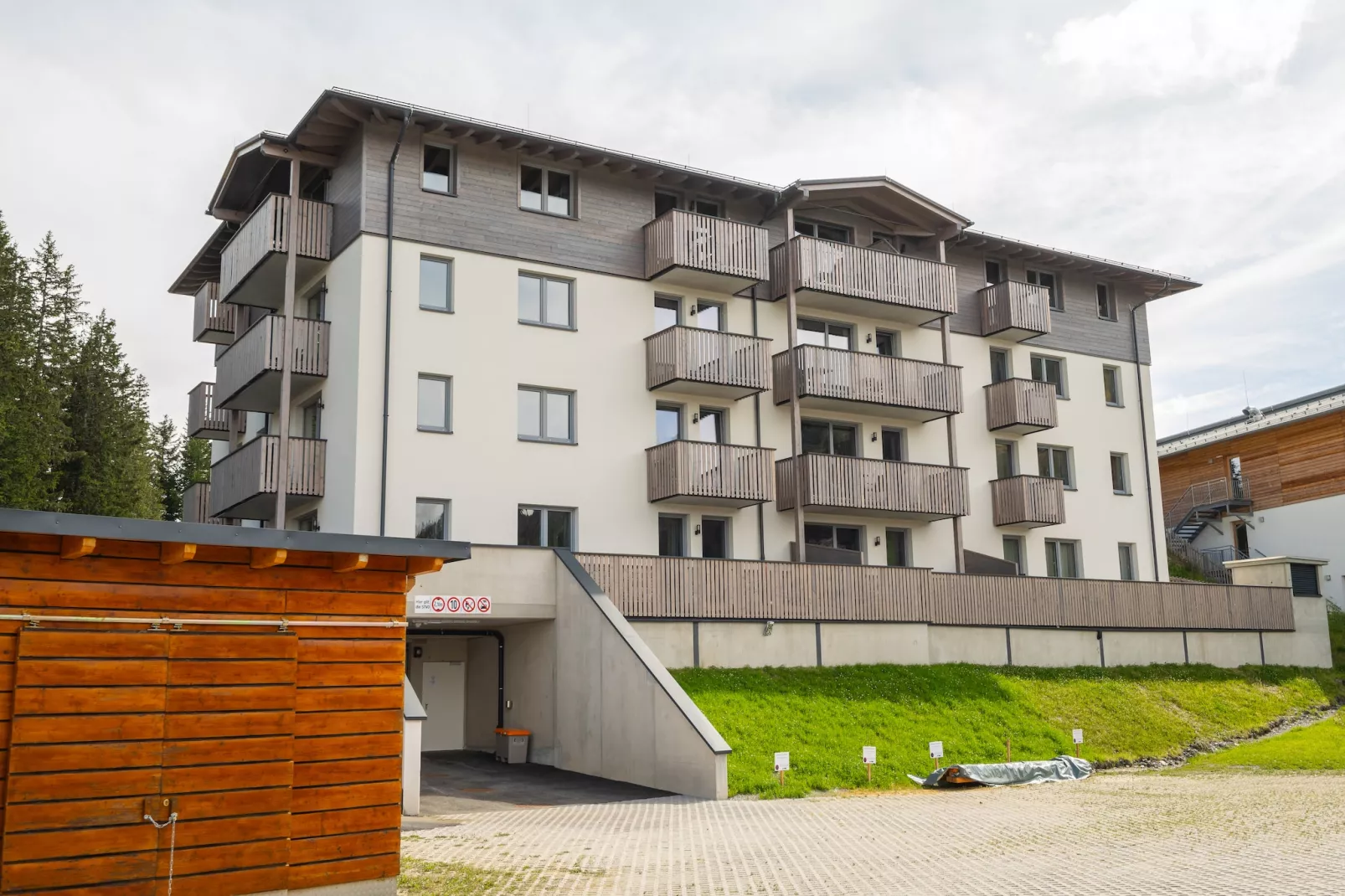 Penthouse Three-bedroom Apartment – KA3P-Exterior summer