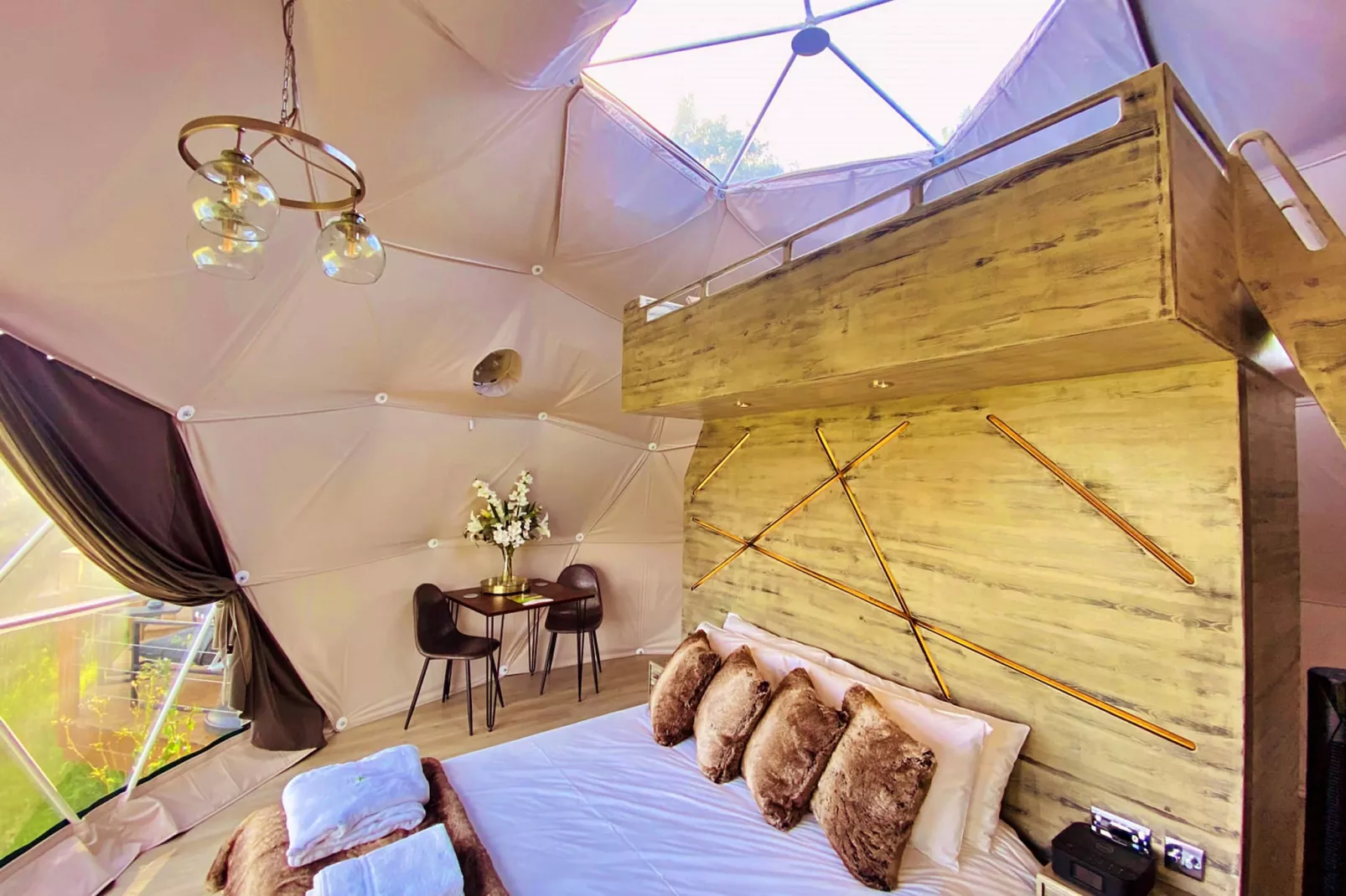 Scotney Luxury Dome-Bedroom