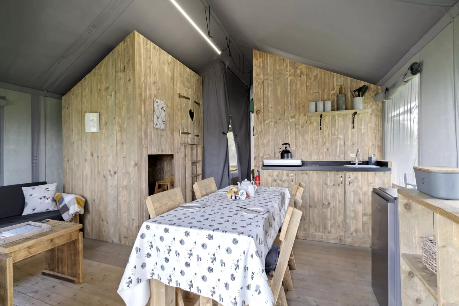 The Herdwick Safari Tent-Kitchen