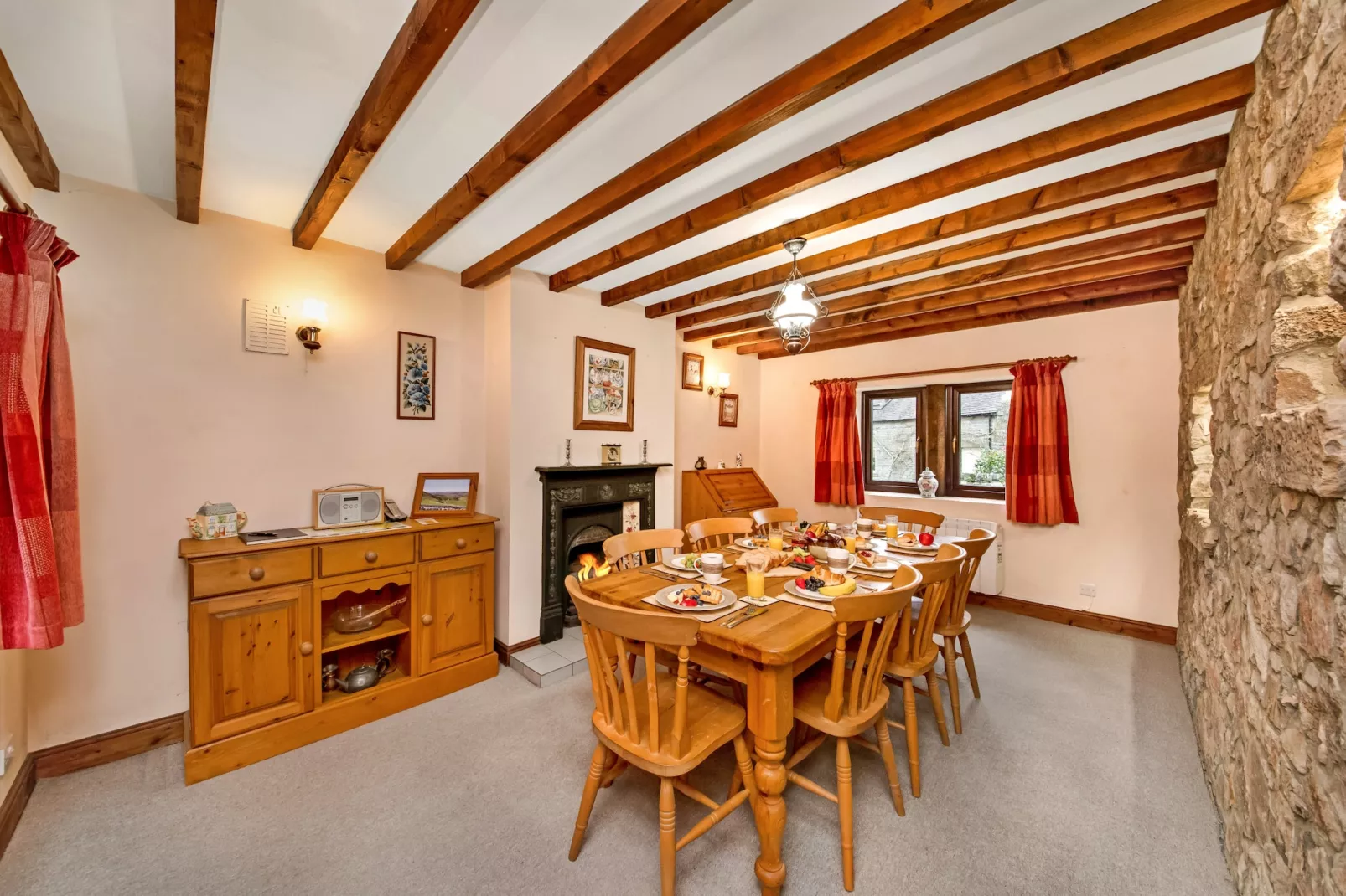 The Shires-Dining room