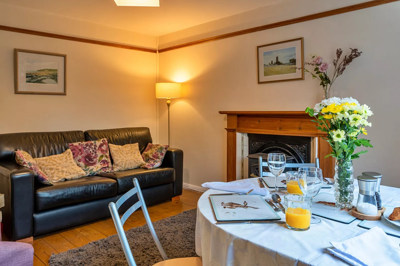Glebe Cottage-Living room