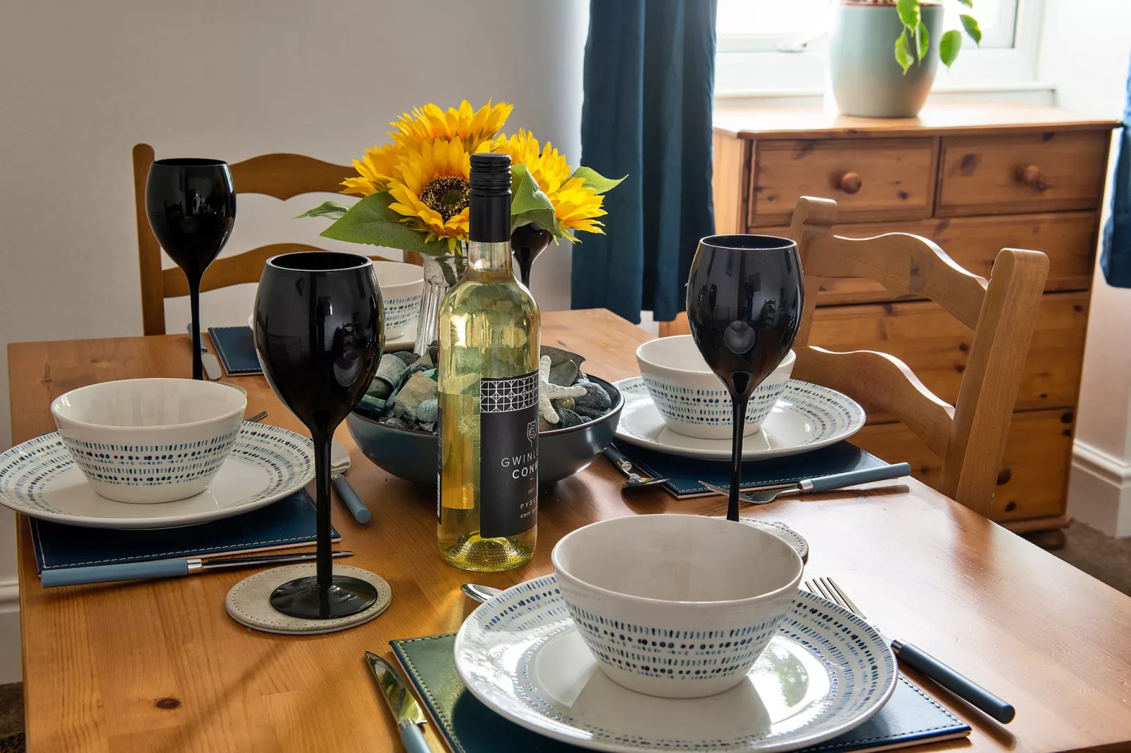 Eryri Magic-Dining room