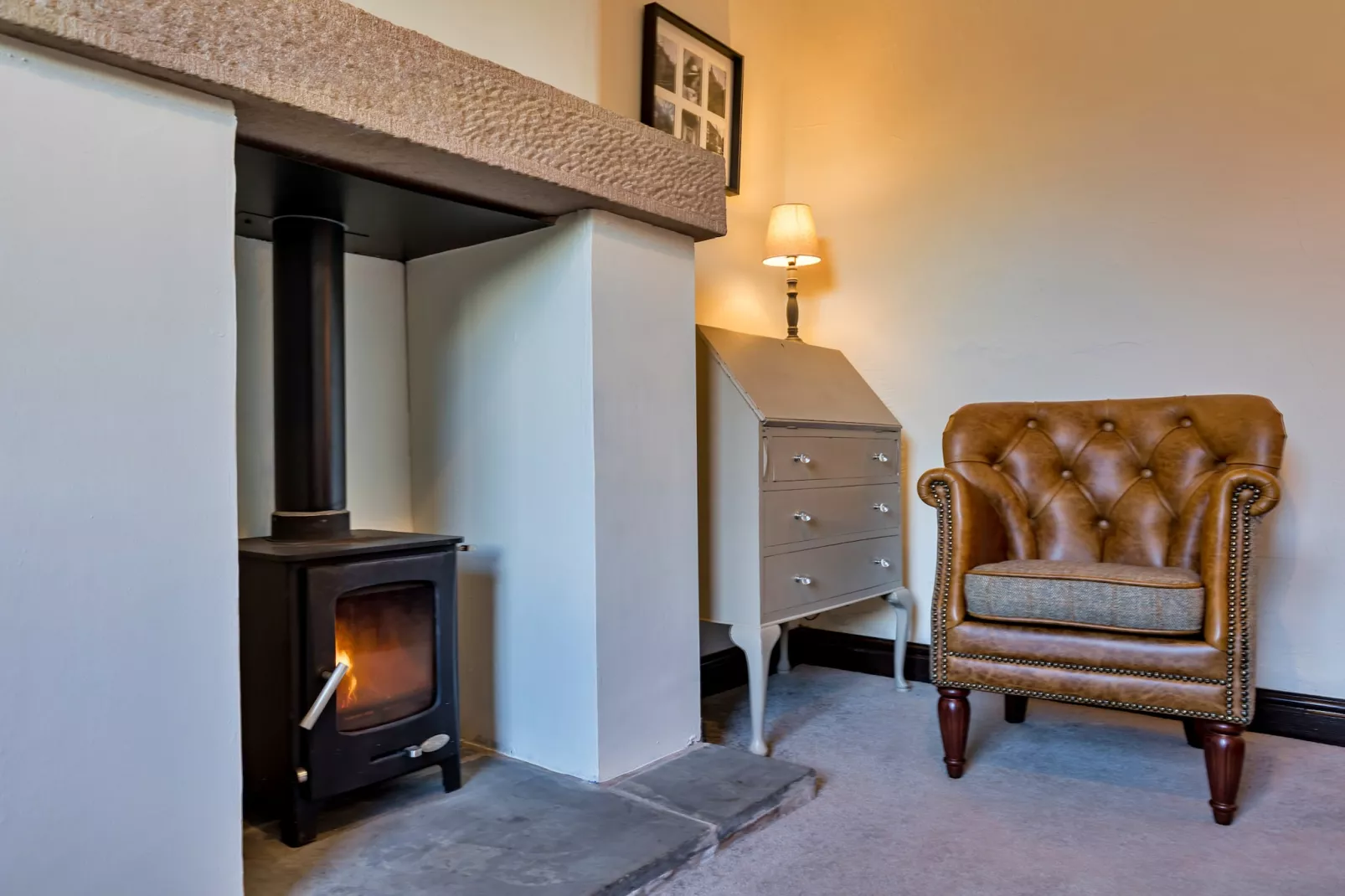Spring Cottage-Living room
