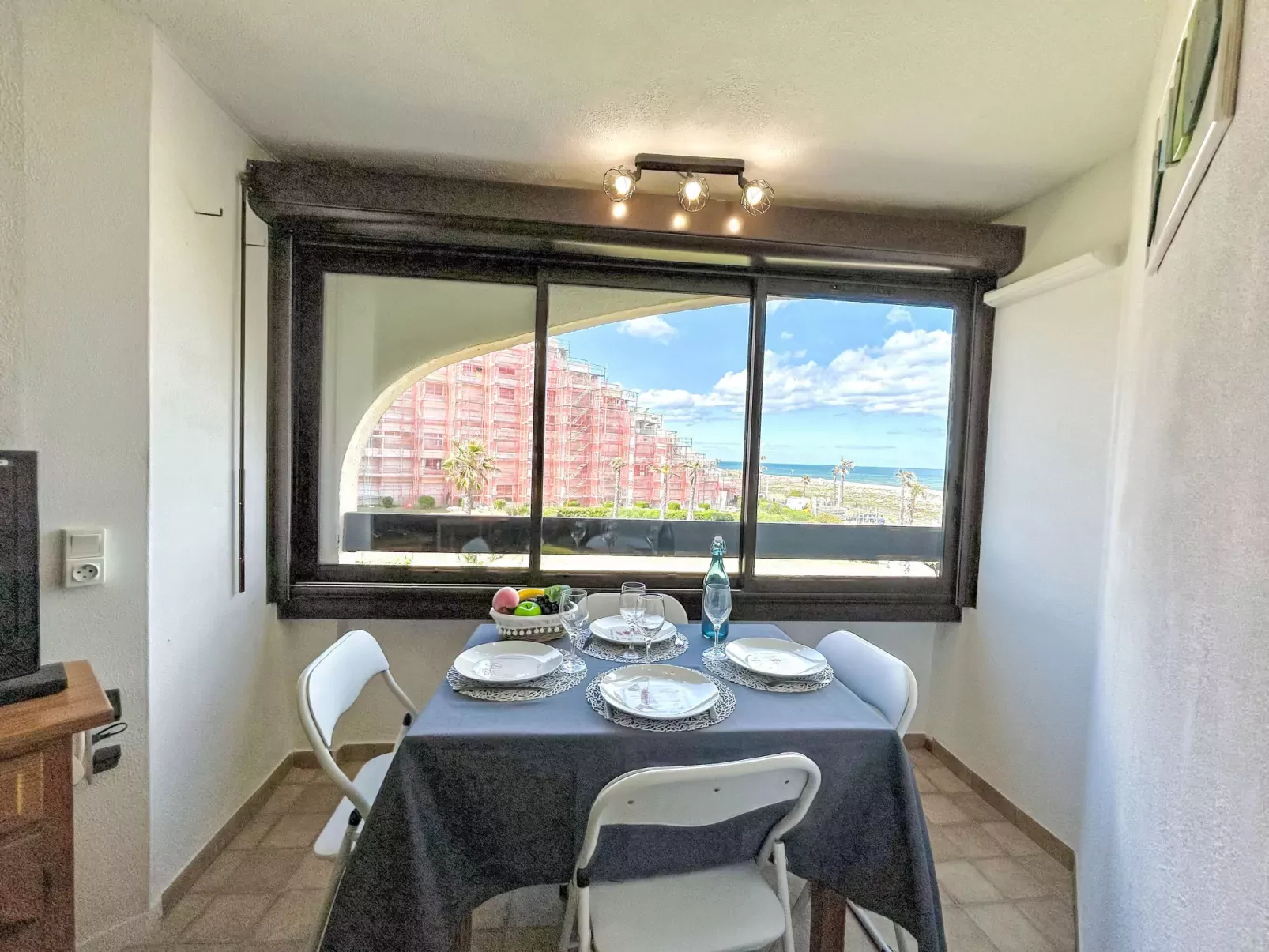 Front de Mer-Inside