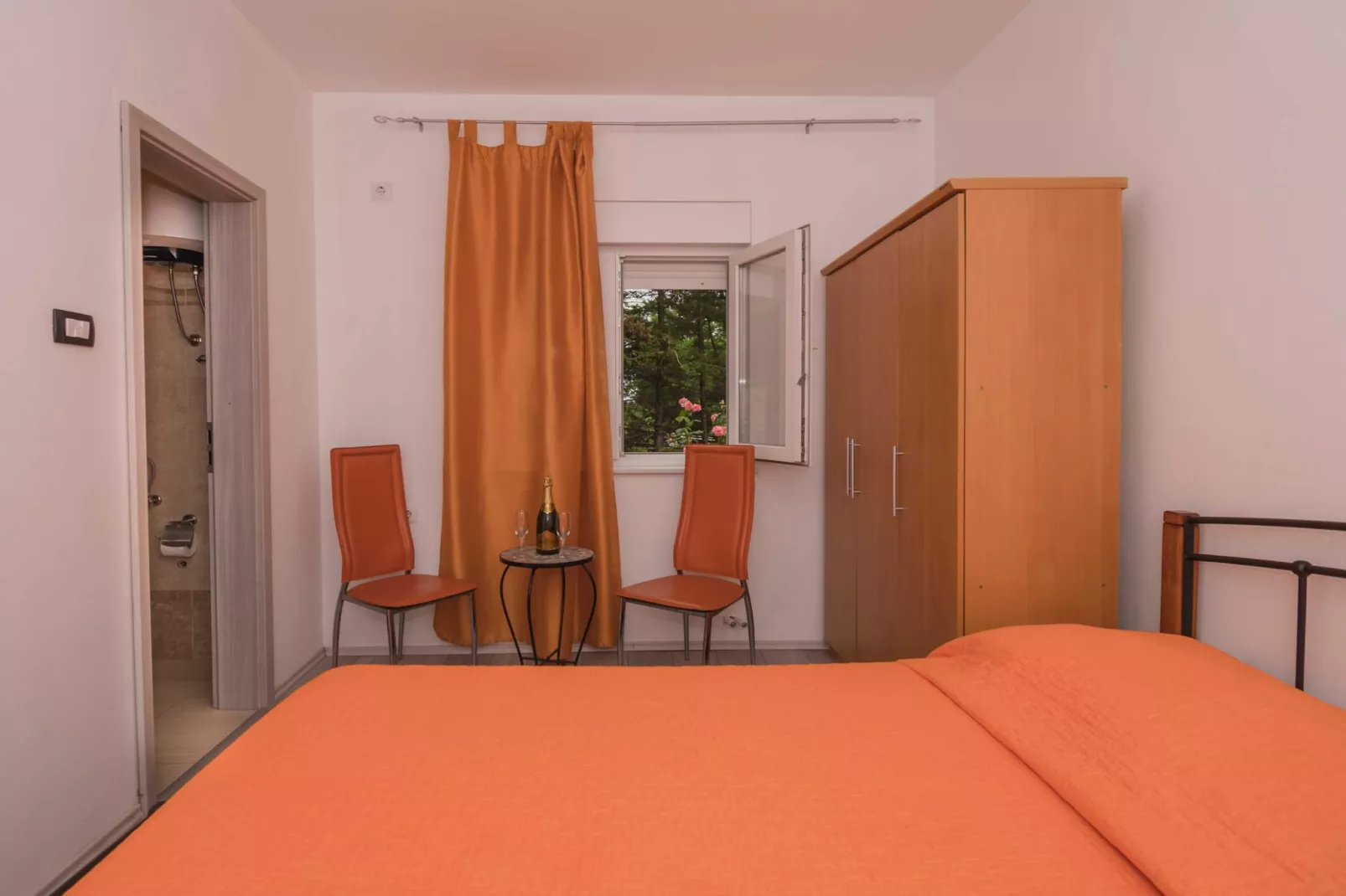 Apartment Lavanda - Four Bedroom Apartment with Hot tub and Terrace-Bedroom