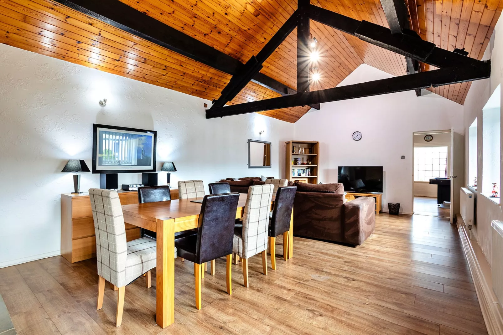 Woodstock Lodge-Living room