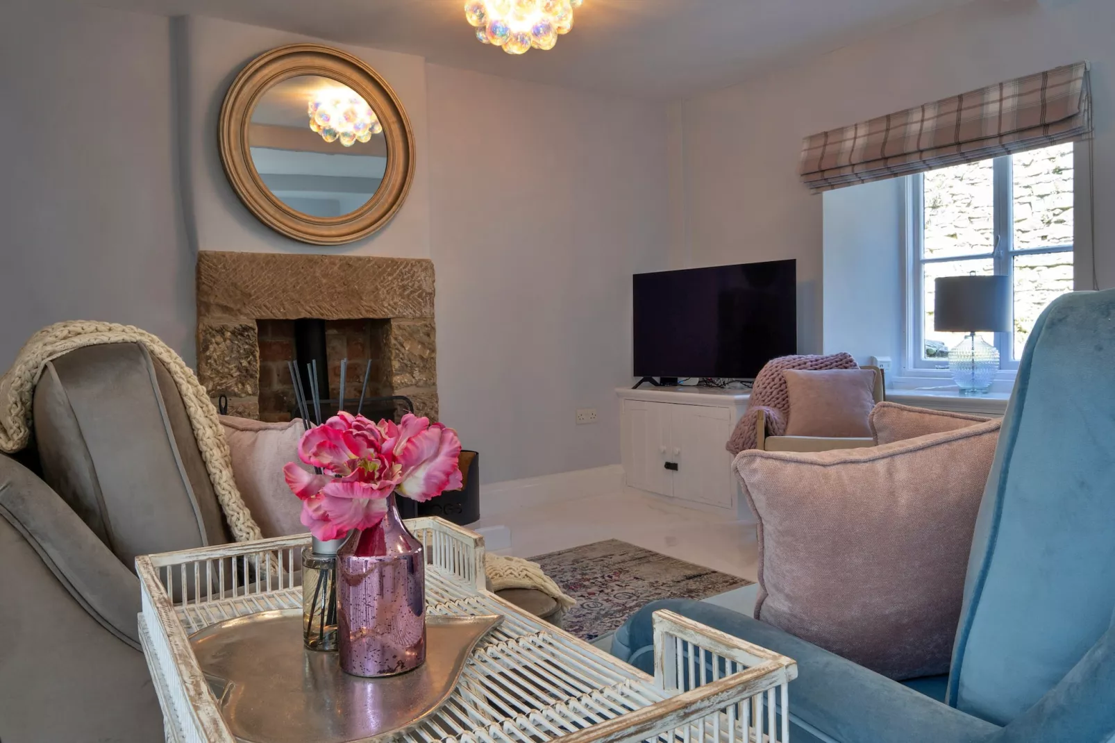 Sisu Bakewell, Limestones Cottage-Salon