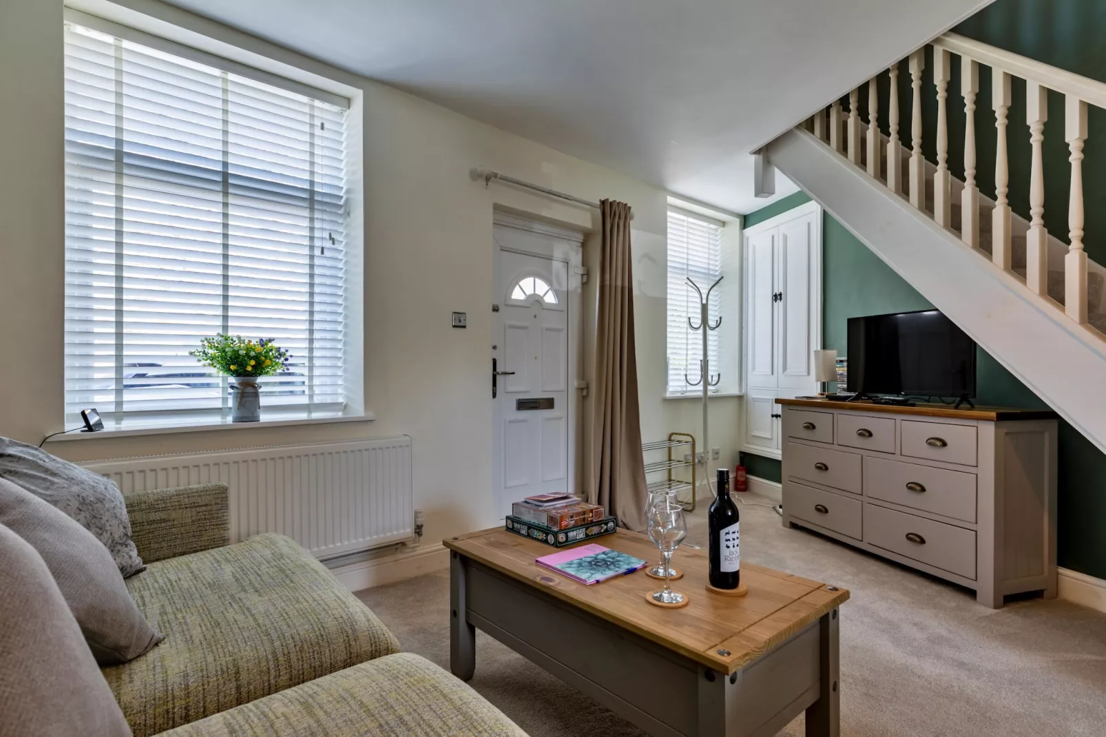 Suzy's Cottage-Living room