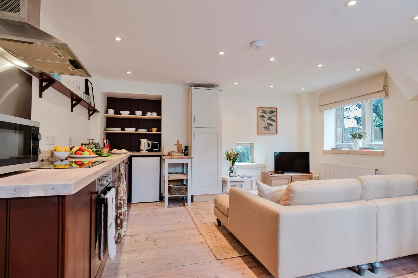 Courtside Cottage-Salon