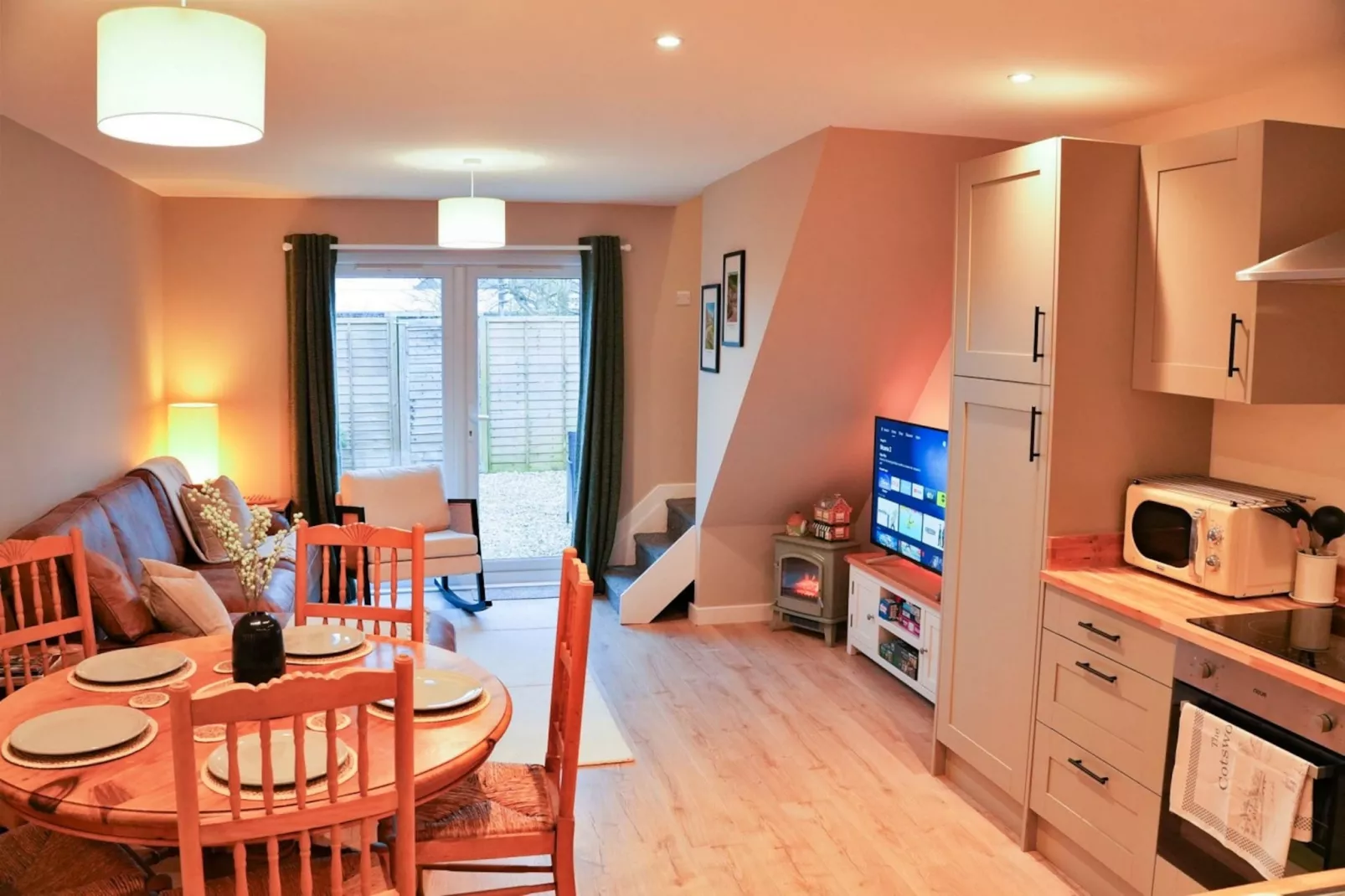 No. 8 Meadow Retreat-Living room
