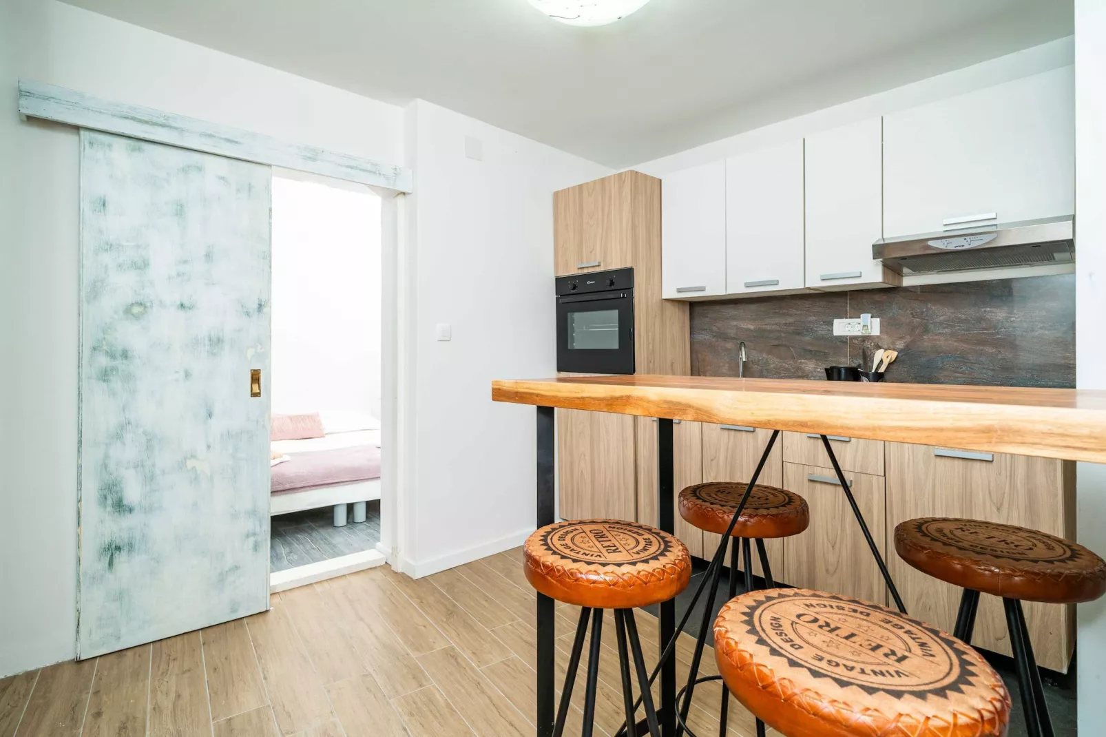 Apartments Dub - One-Bedroom Apartment  (no.4)-Dining room