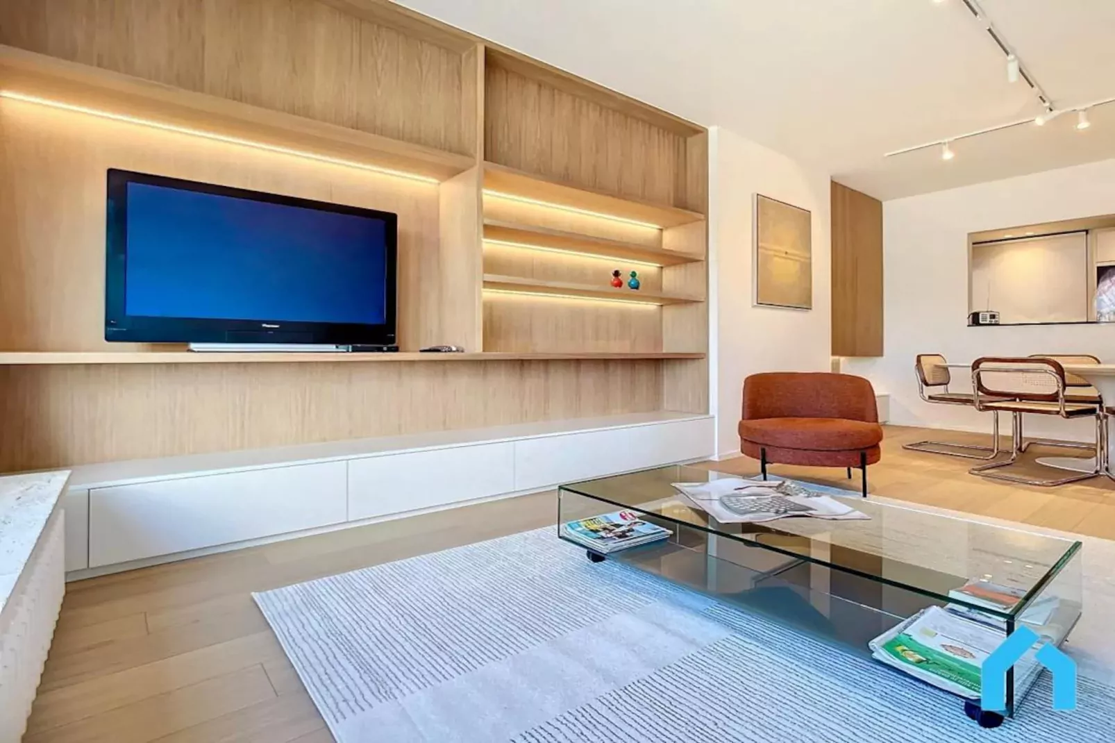 Sun Building 61-Living room