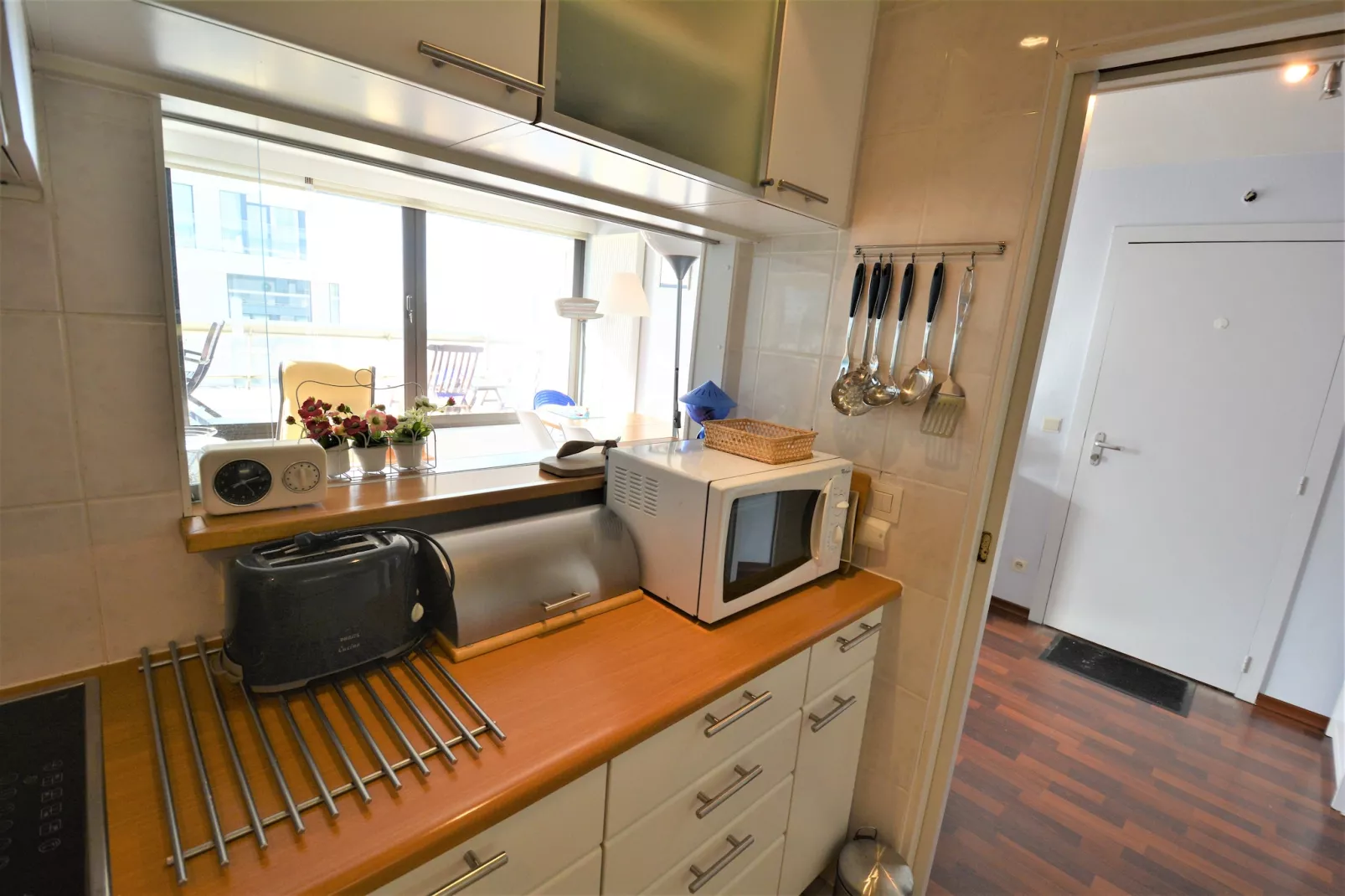 Spring Sun 82-Kitchen