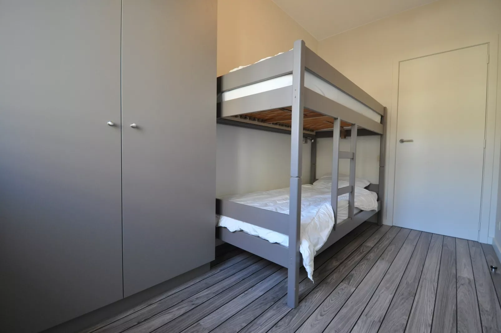 Mistral 21-Bedroom