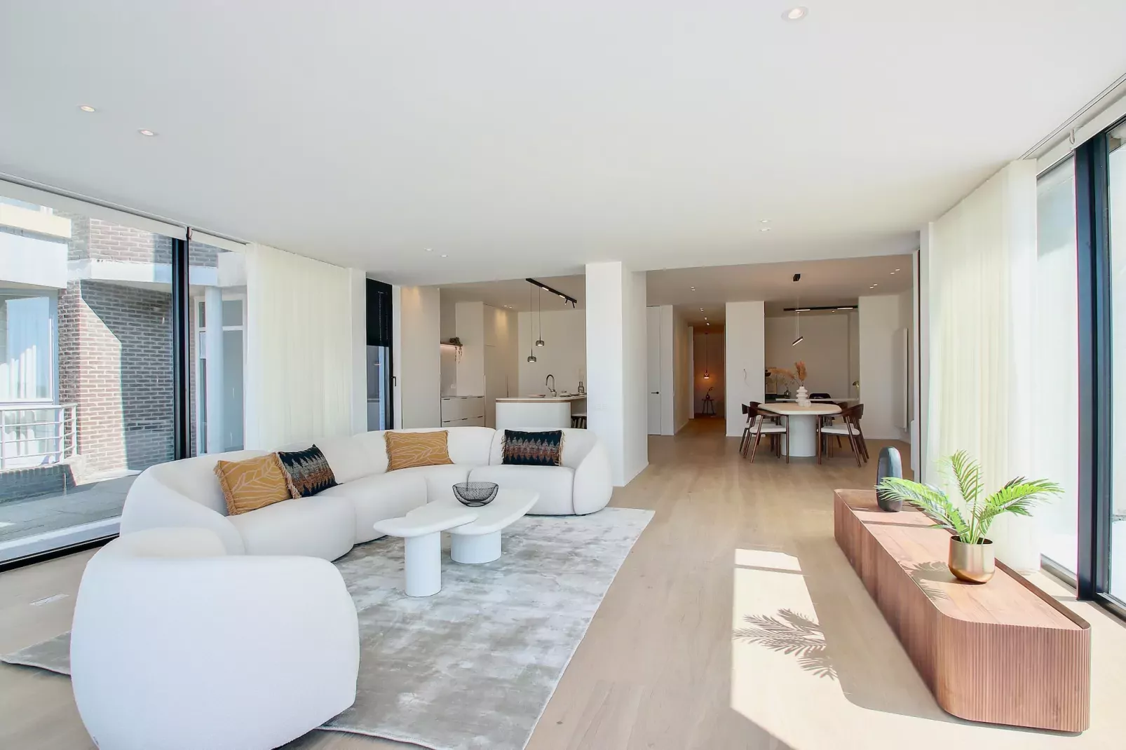SCORPIO A/B-Living room