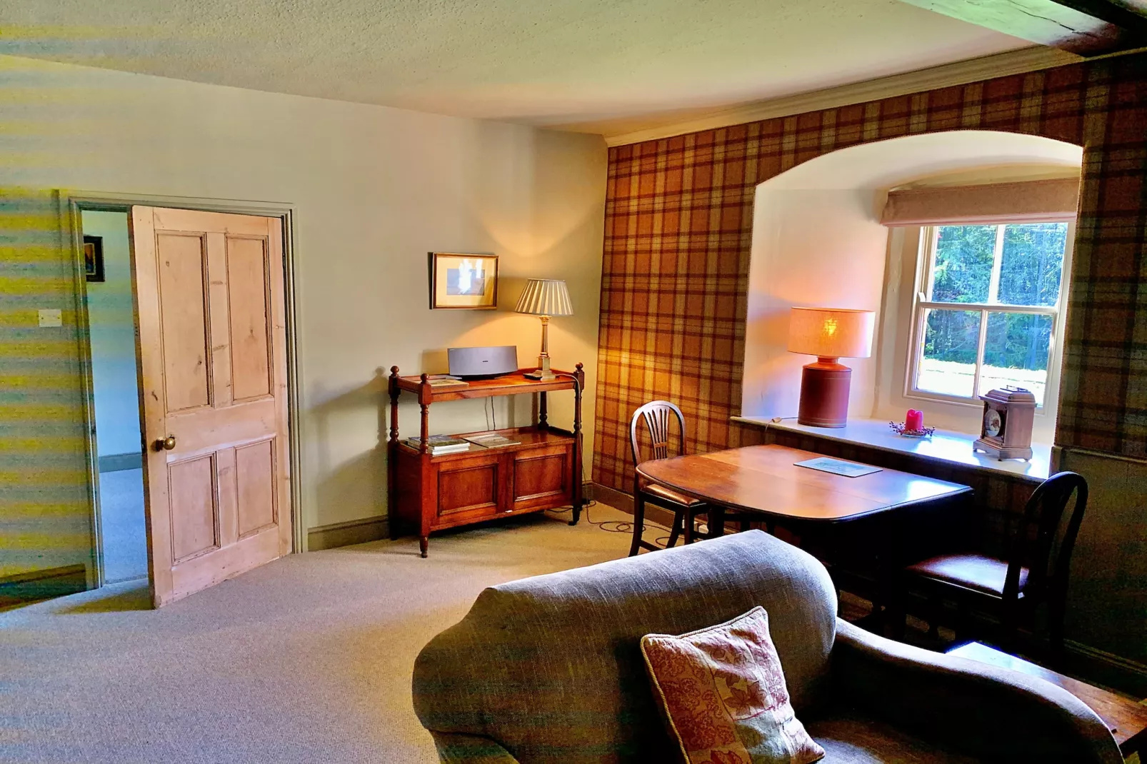 Ingleby Manor - Gun Room-Salon