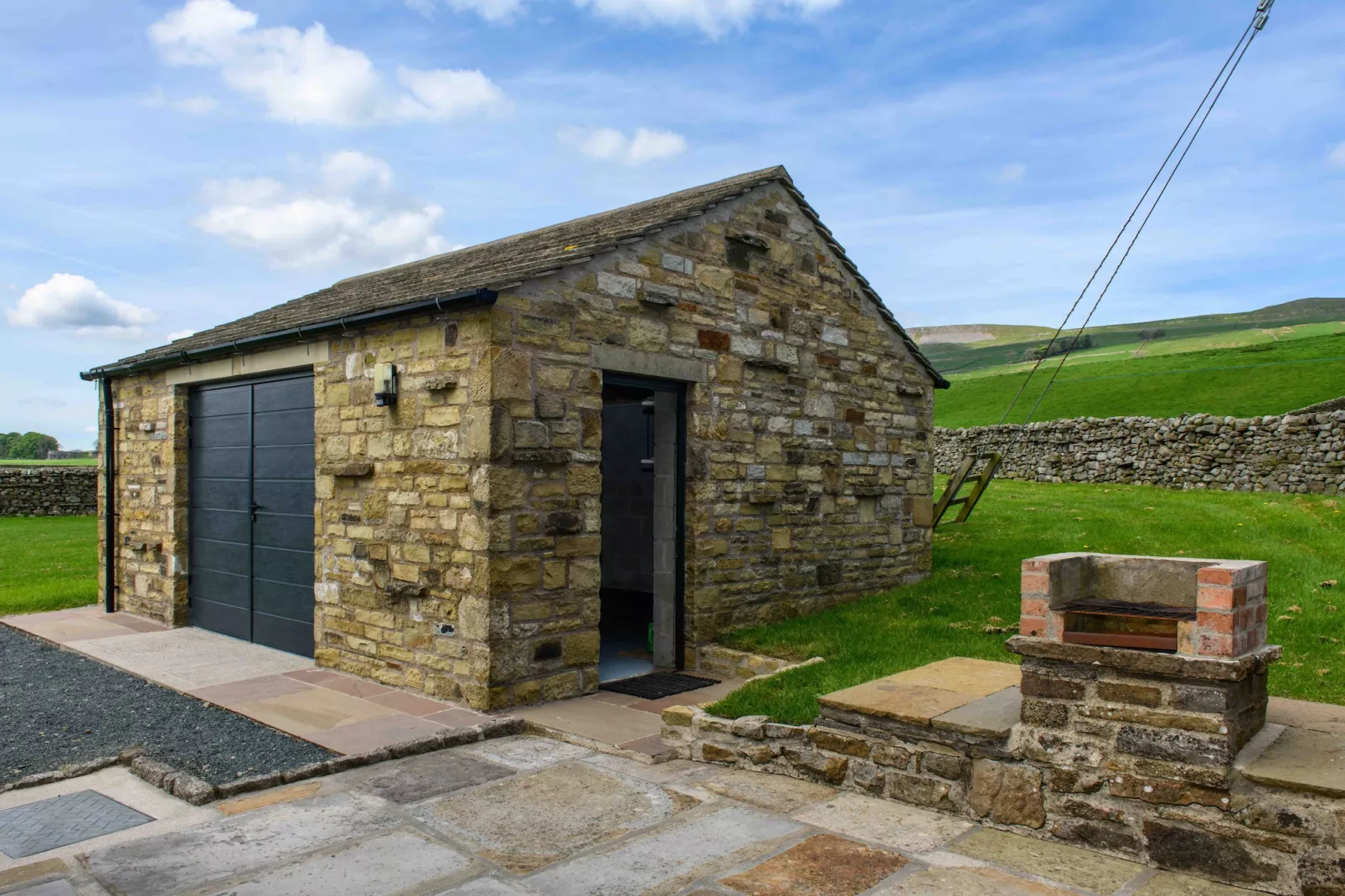 Shepherds Cottage at Mile House Farm-Exterior summer