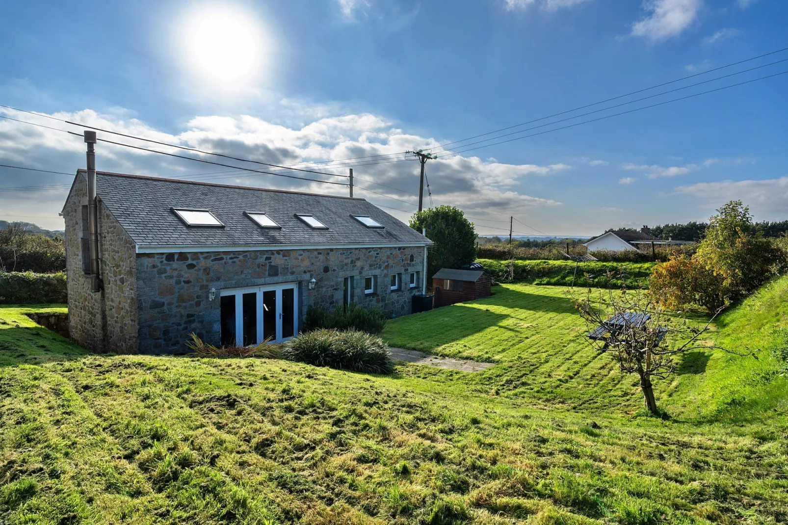 Trennal Barn-Exterior summer