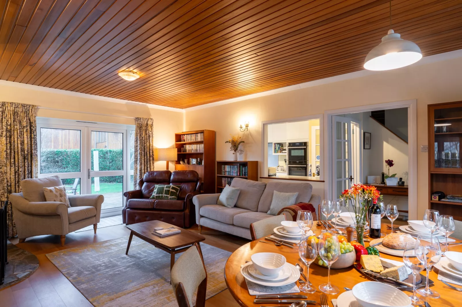 Sunny Nook-Living room