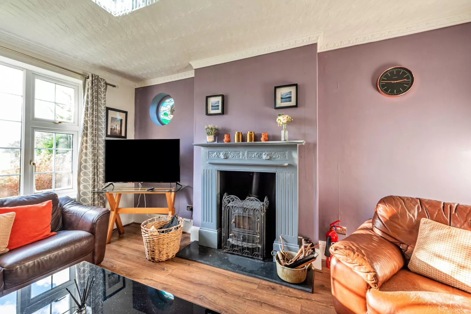 Ty Gwyn Hideaway-Living room