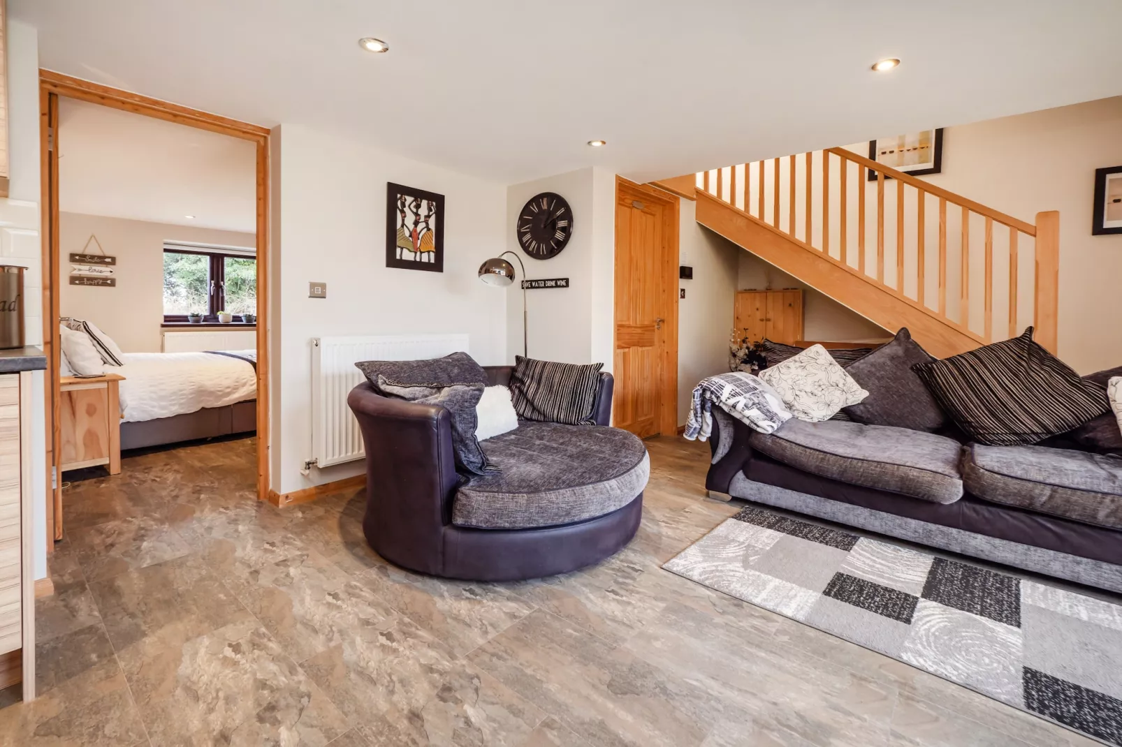 Pottles Cottage-Living room