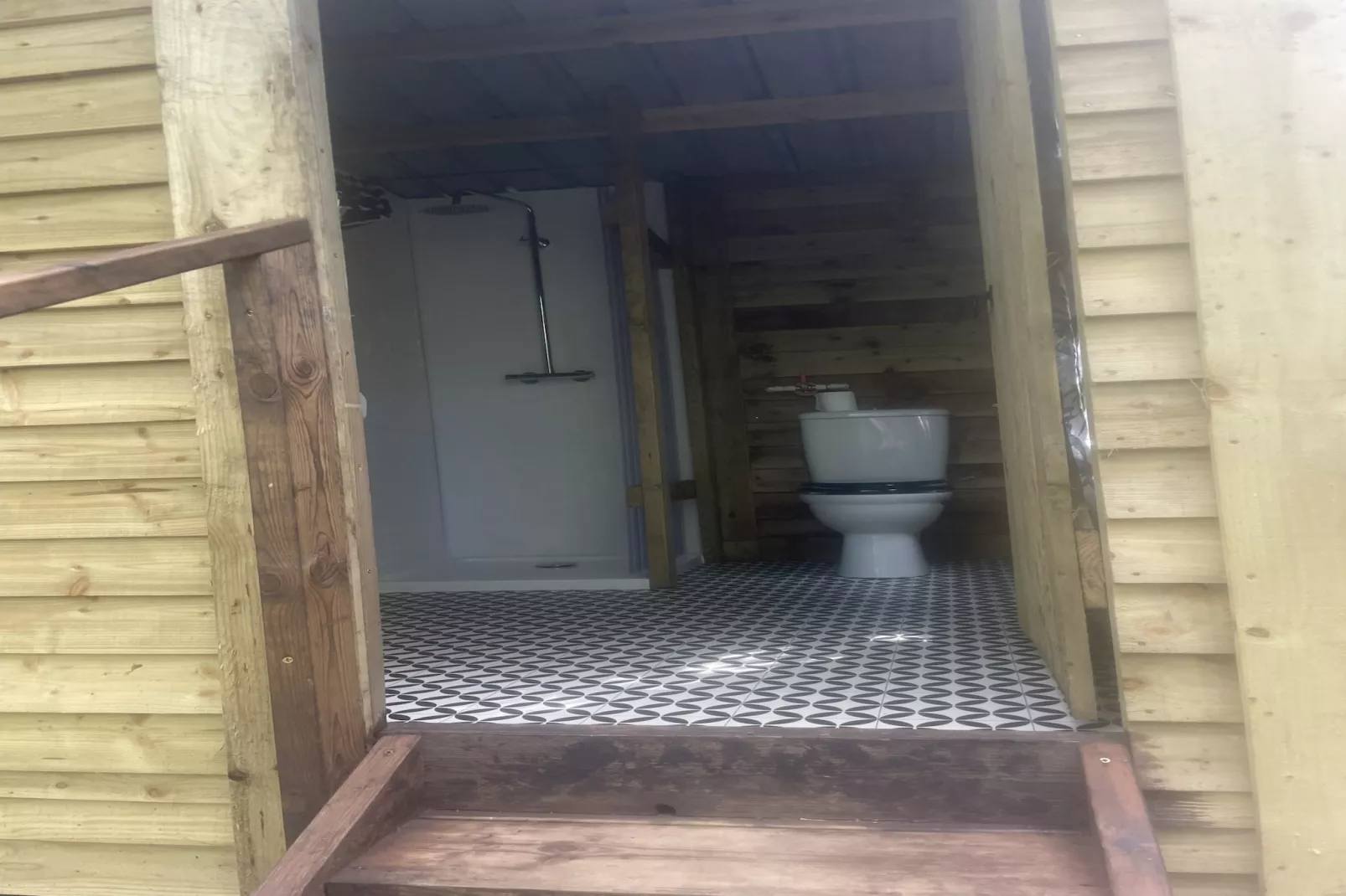 Jungle Bell Tent-Bathroom