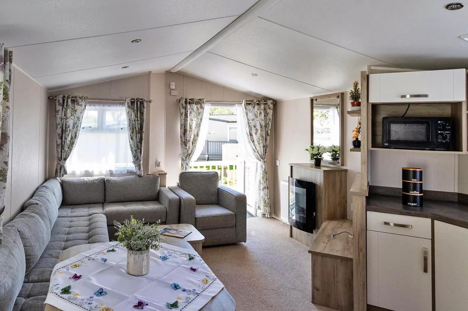 Beachlands-Living room