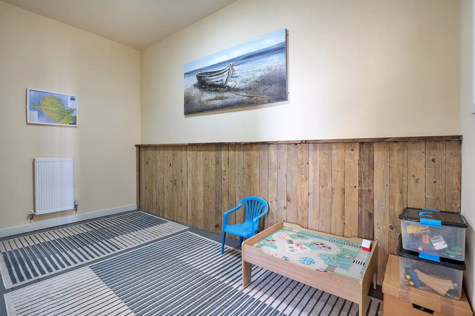 No. 62 at Gadlys House-Living room