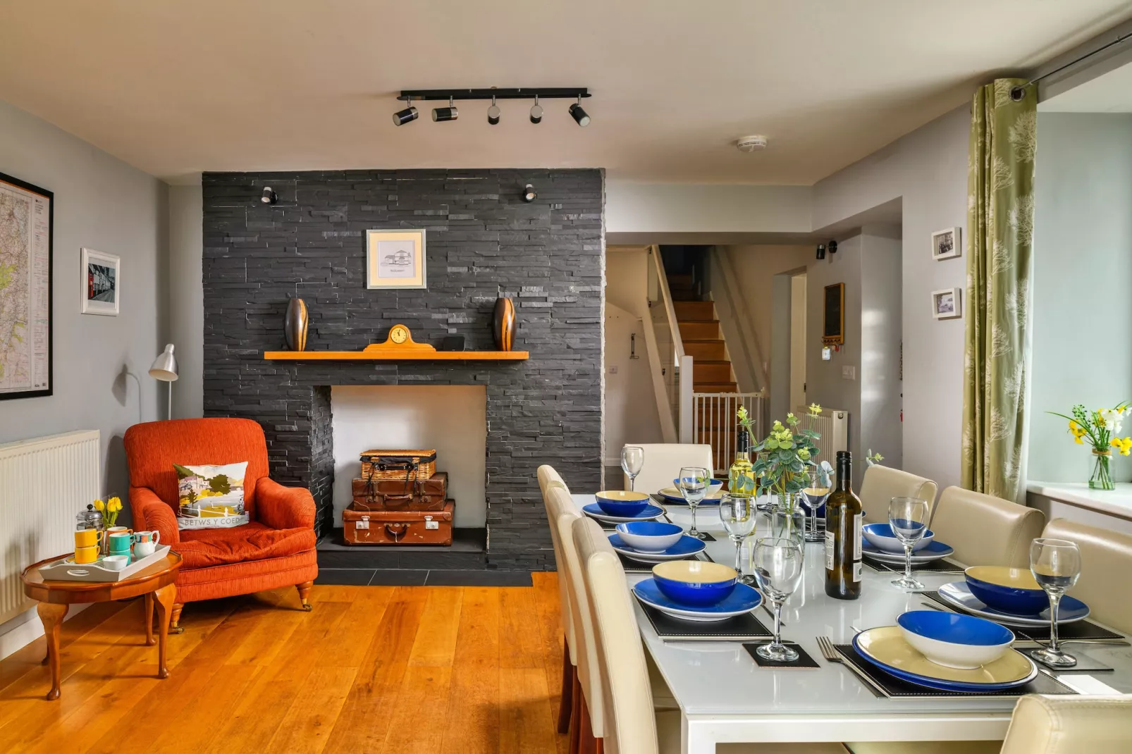 Bodlawen Holiday House - Edge of Snowdonia-Living room