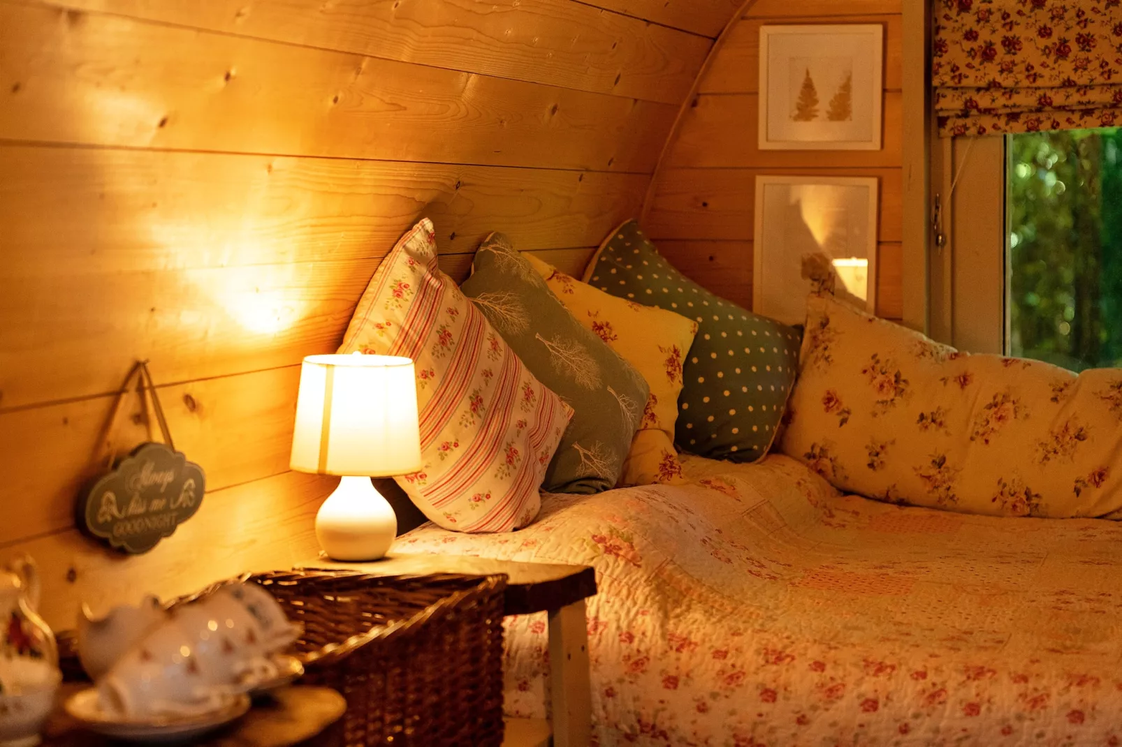 Daisy Glamping Pod-Bedroom
