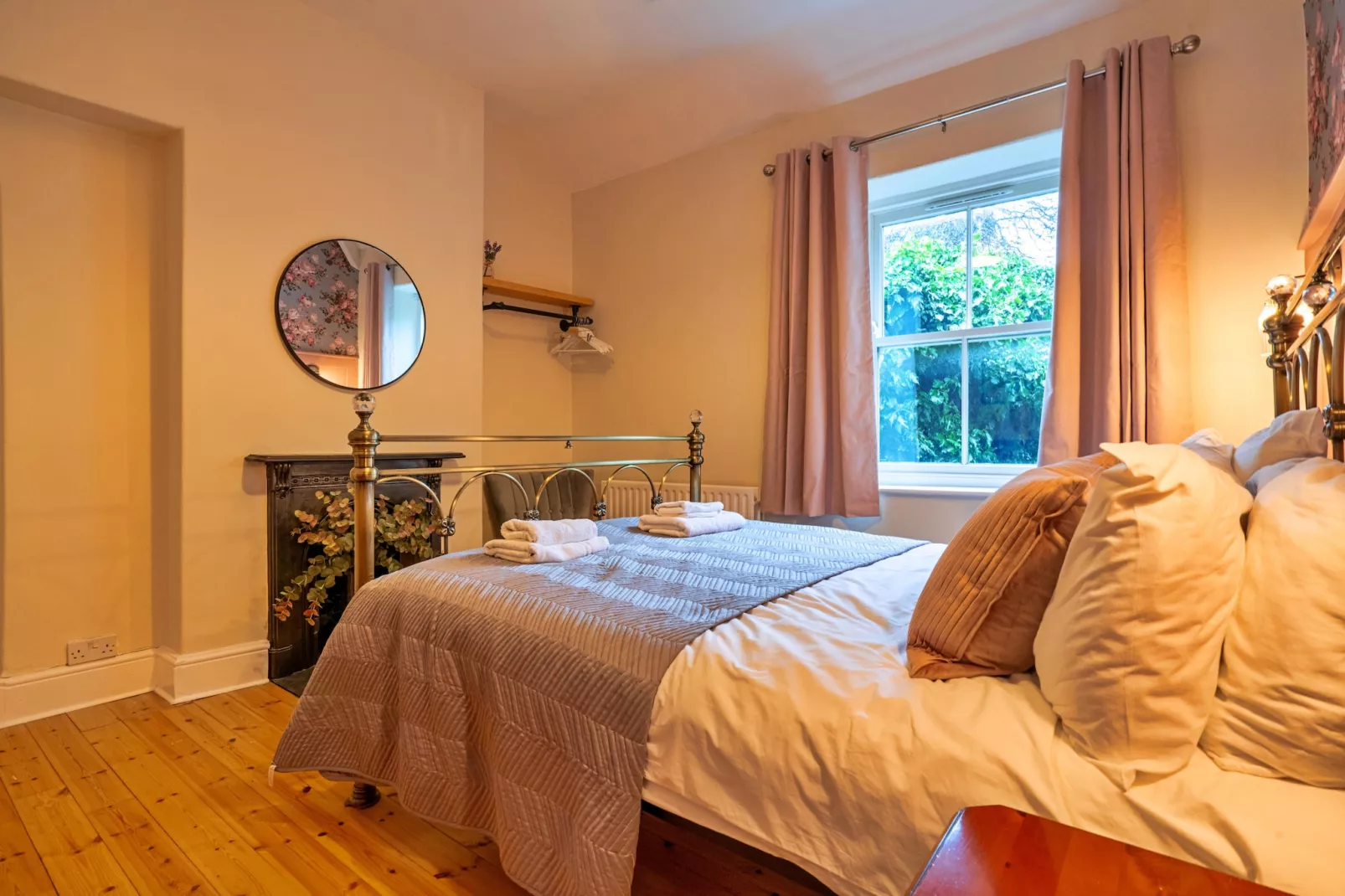 The Cottage at Tideswell-Bedroom