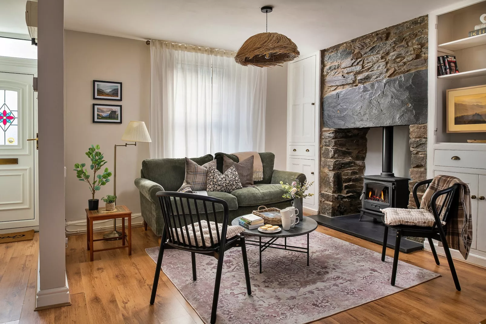 Bwthyn Llechi (Slate Cottage)-Living room