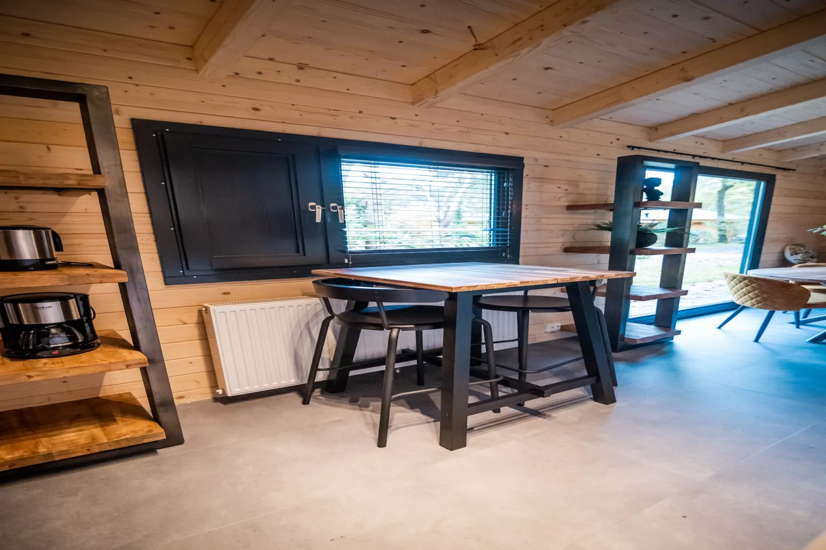 4-persoons wellness lodge-Dining room