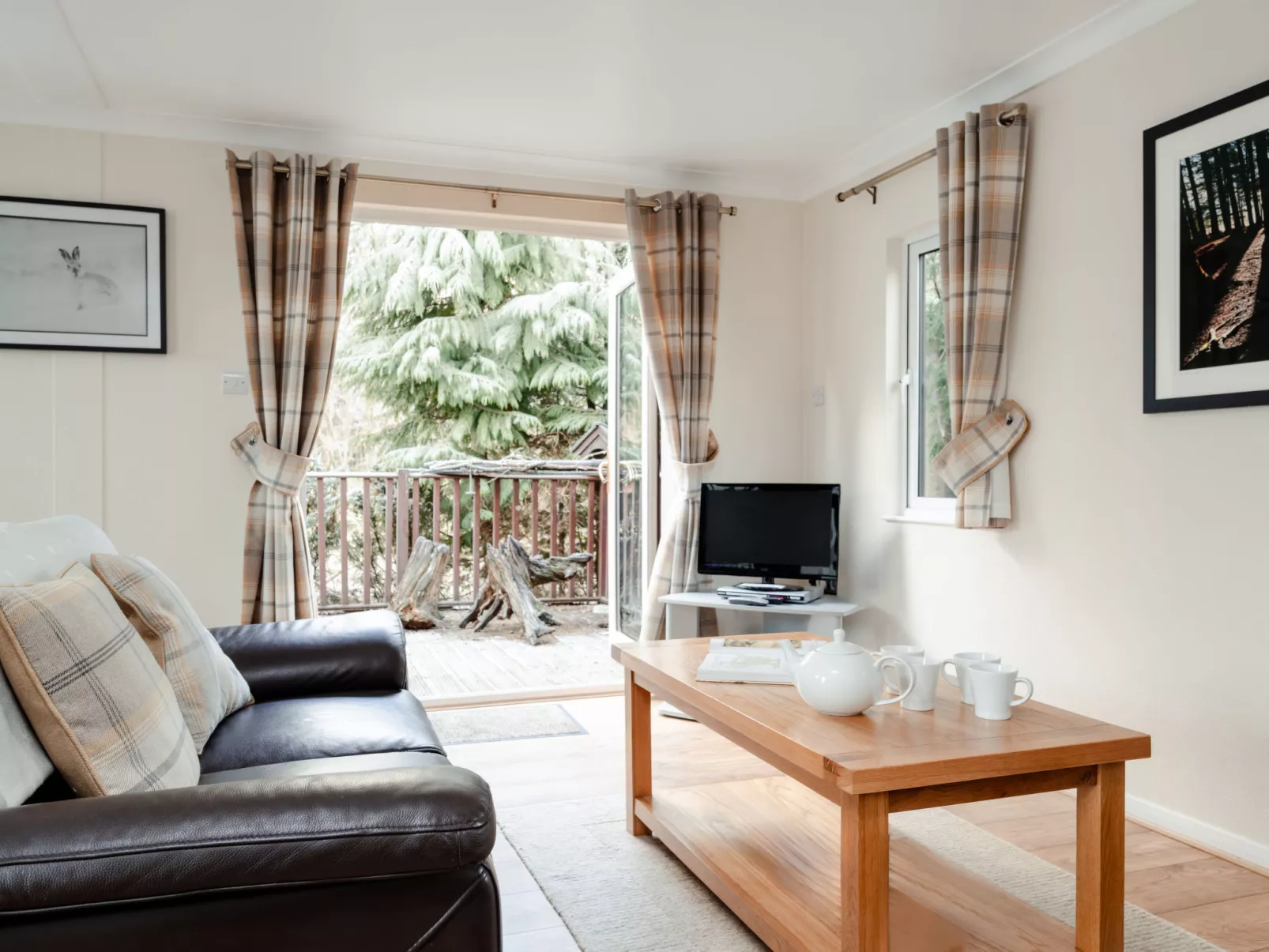 Pinemarten Lodge-Inside