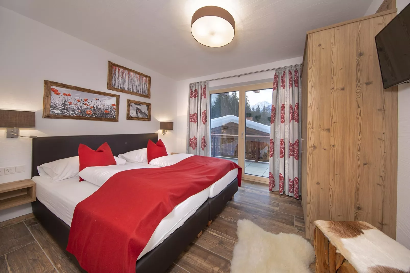Nationalpark Chalet Stein am Ferner-Bedroom